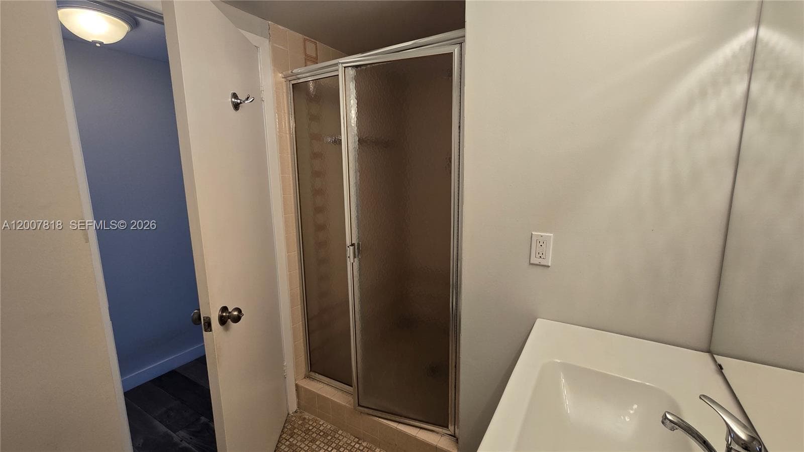 2500 Parkview Dr 2317 photo 15