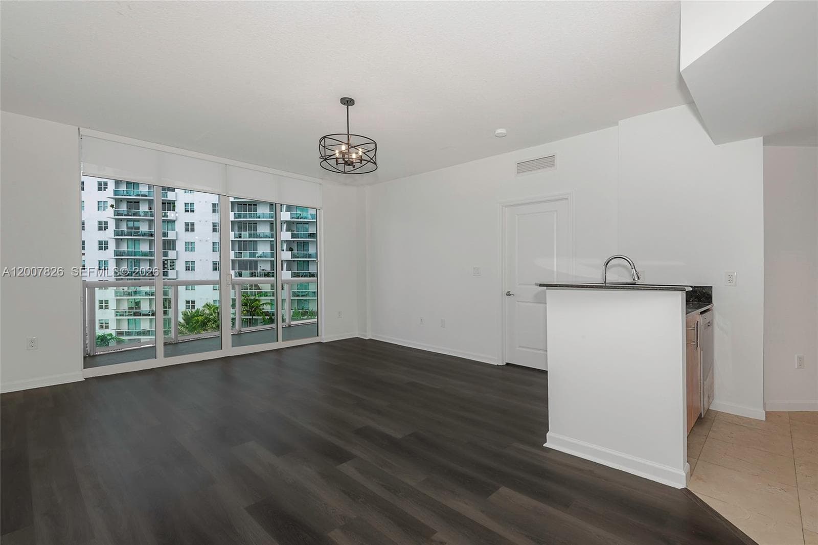 7900 Harbor Island Dr 703 photo 2