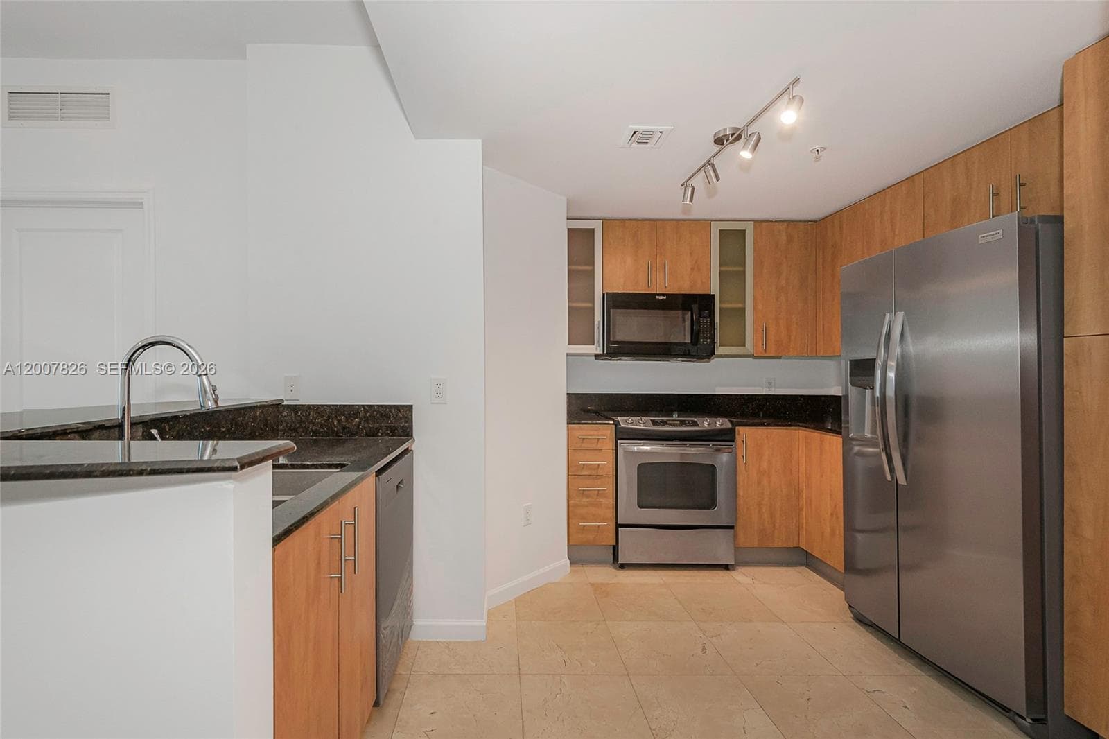 7900 Harbor Island Dr 703 photo 5