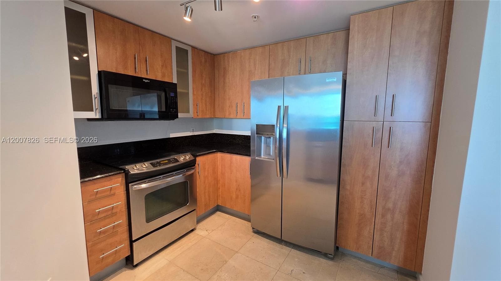 7900 Harbor Island Dr 703 photo 9