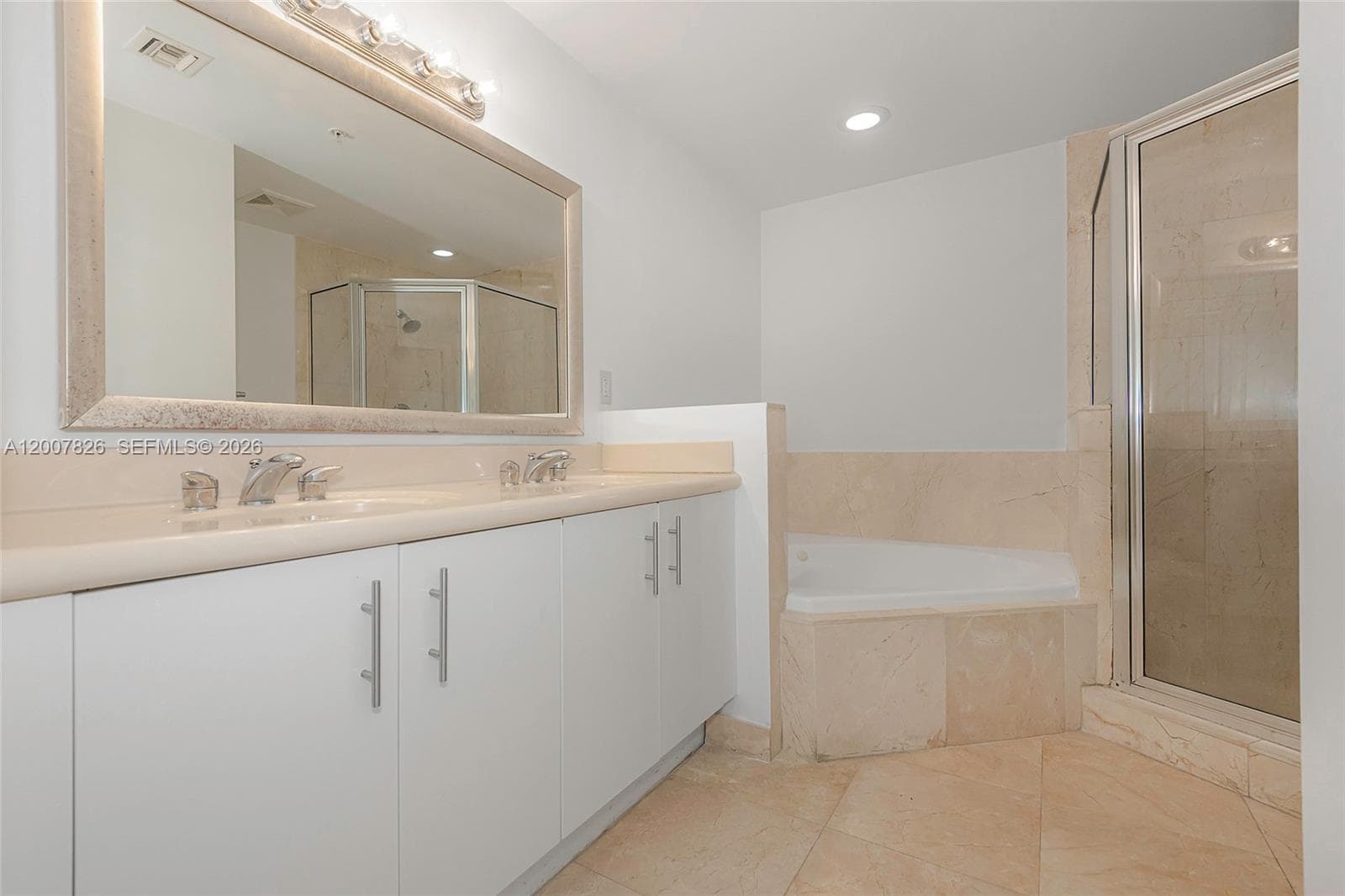 7900 Harbor Island Dr 703 photo 14