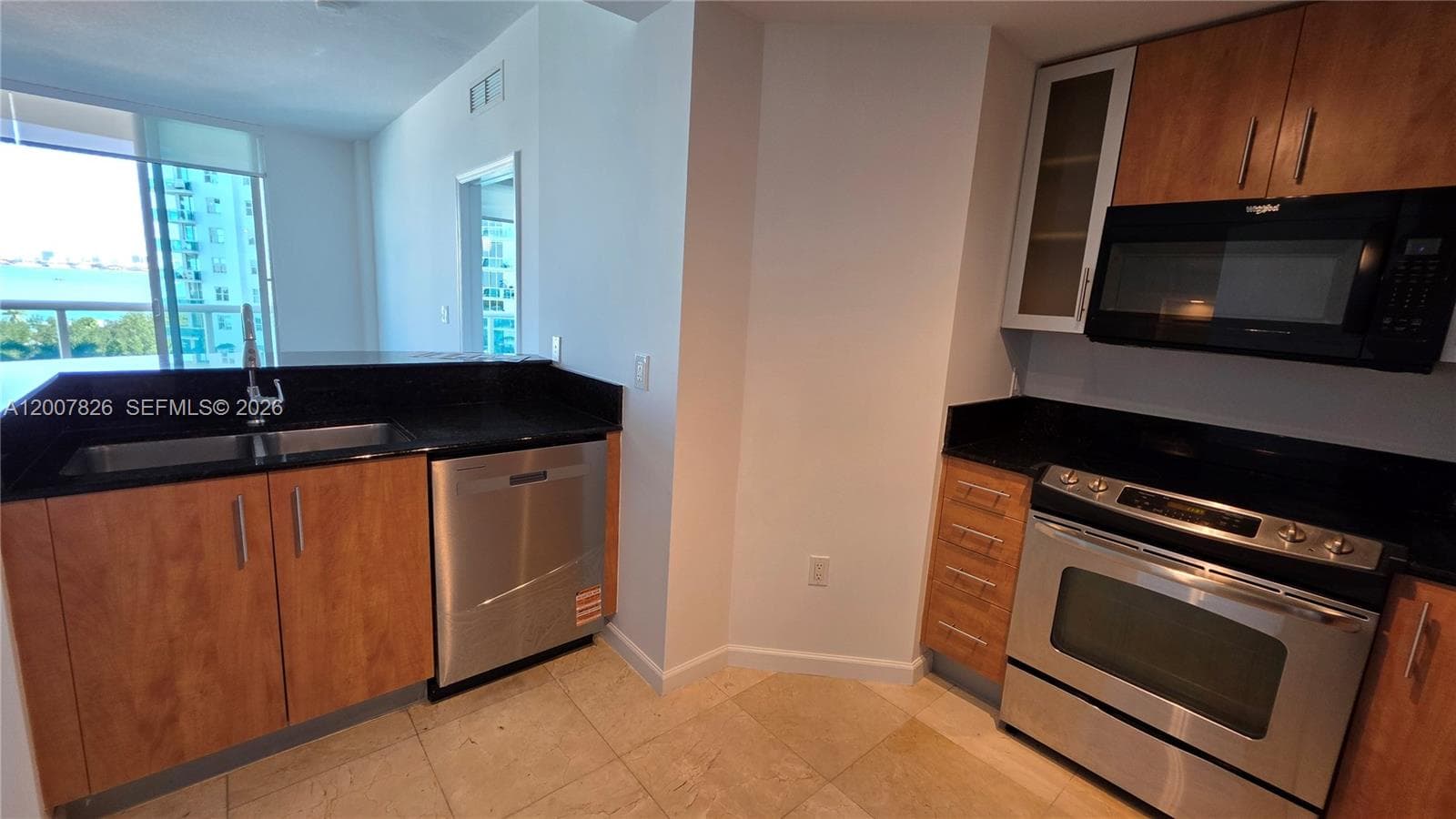 7900 Harbor Island Dr 703 photo 11