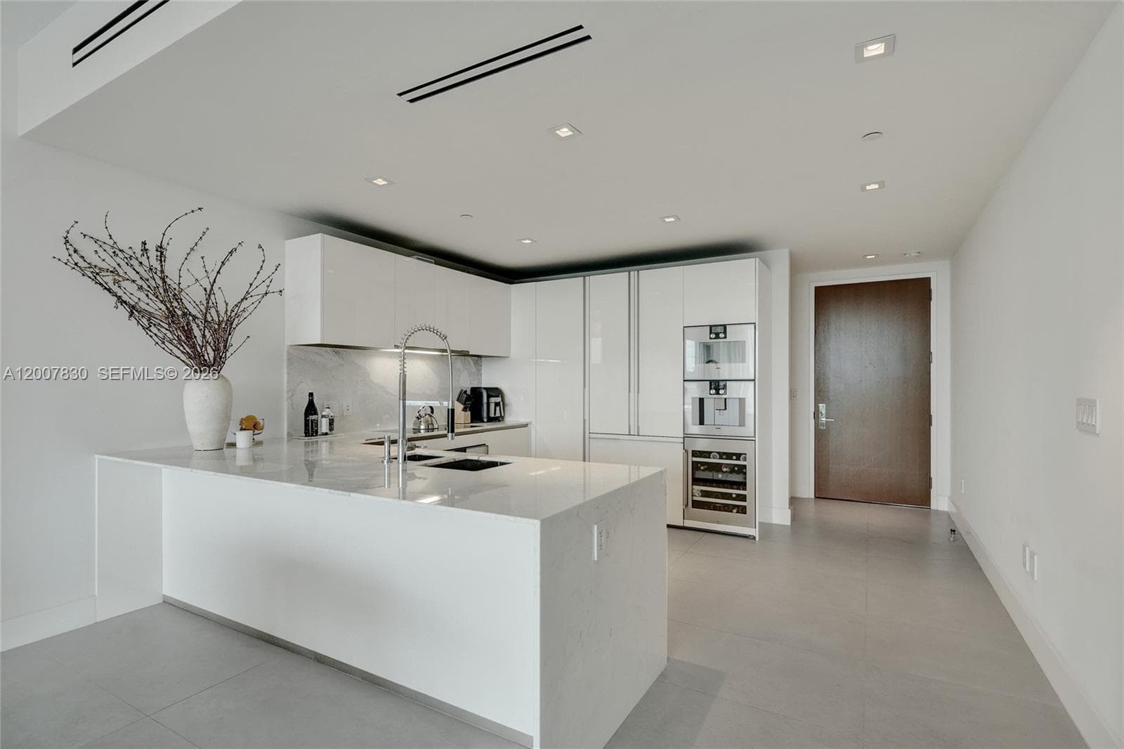 10201 Collins Ave 404 photo 9