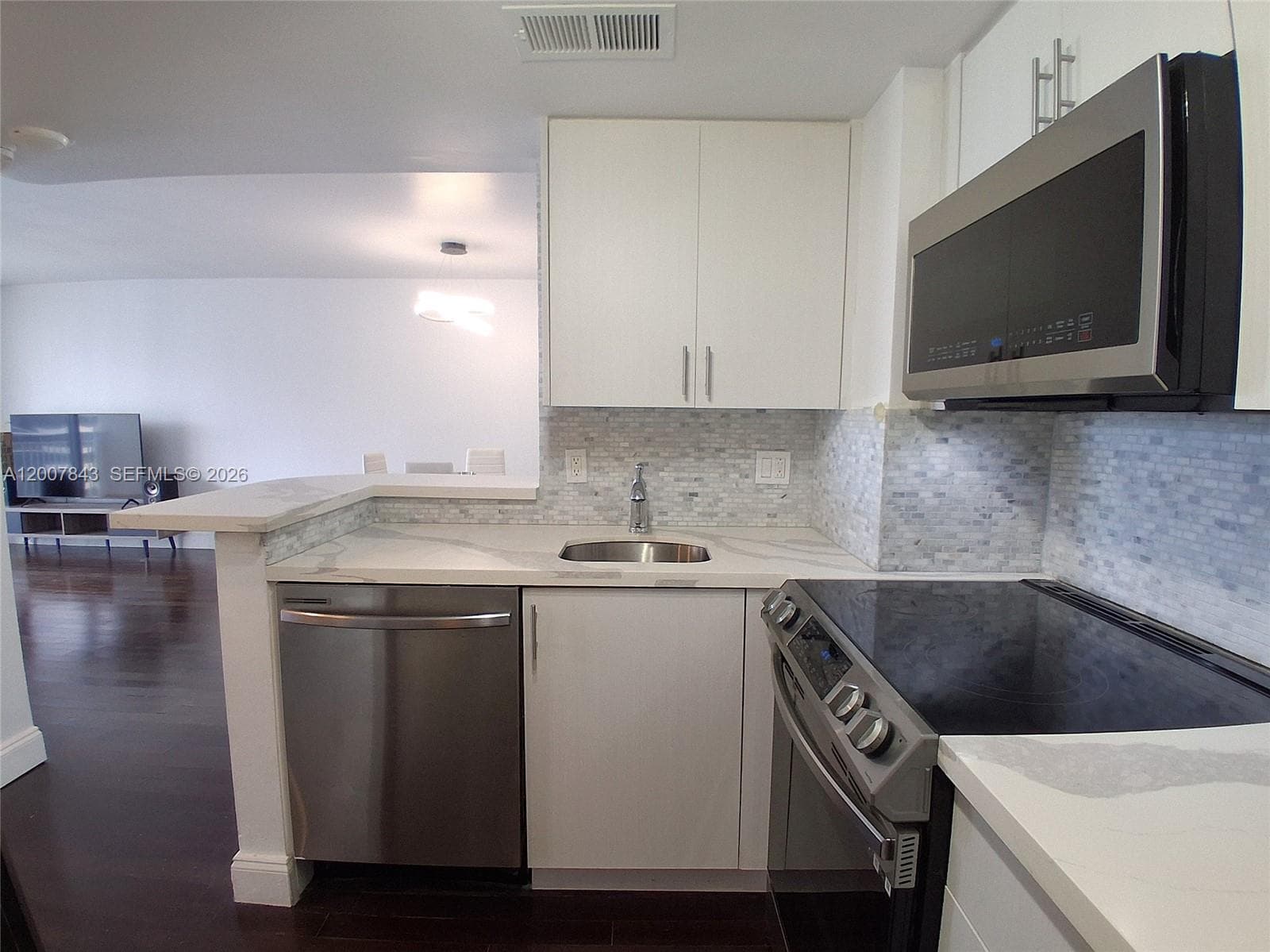 770 Claughton Island Dr 2011 photo 3