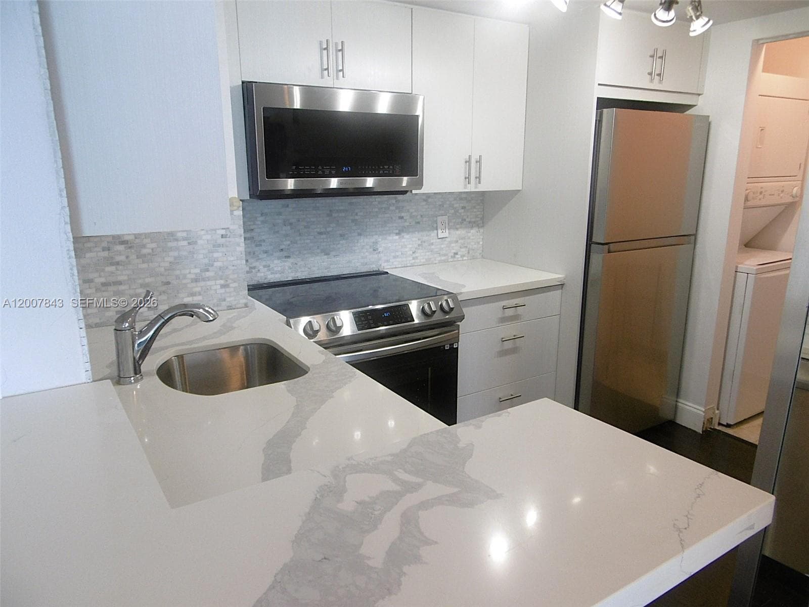 770 Claughton Island Dr 2011 photo 20