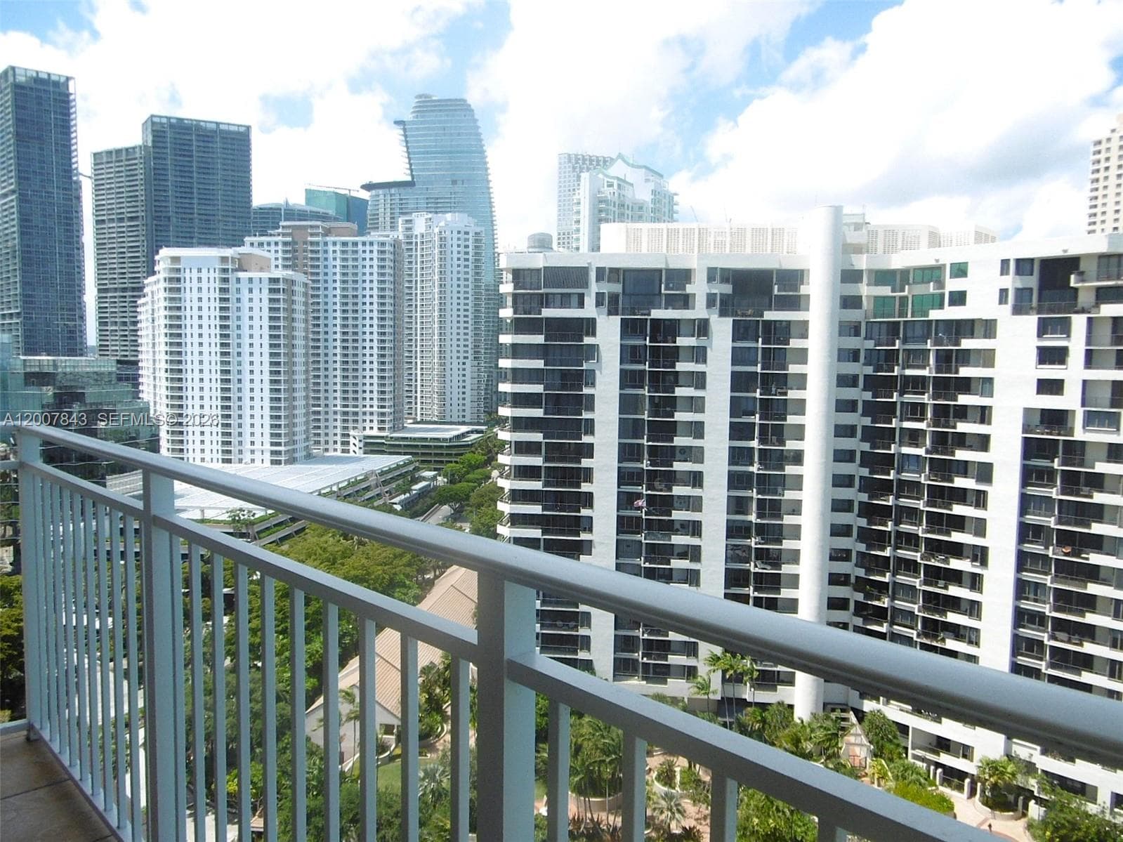 770 Claughton Island Dr 2011 photo 15