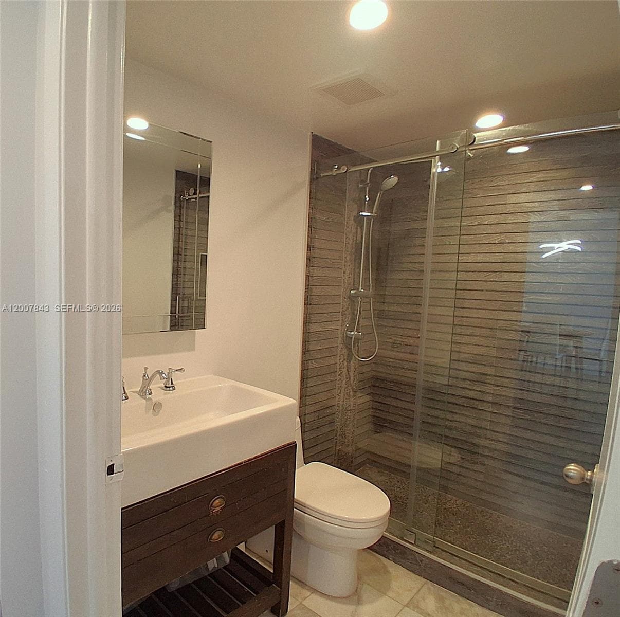 770 Claughton Island Dr 2011 photo 4