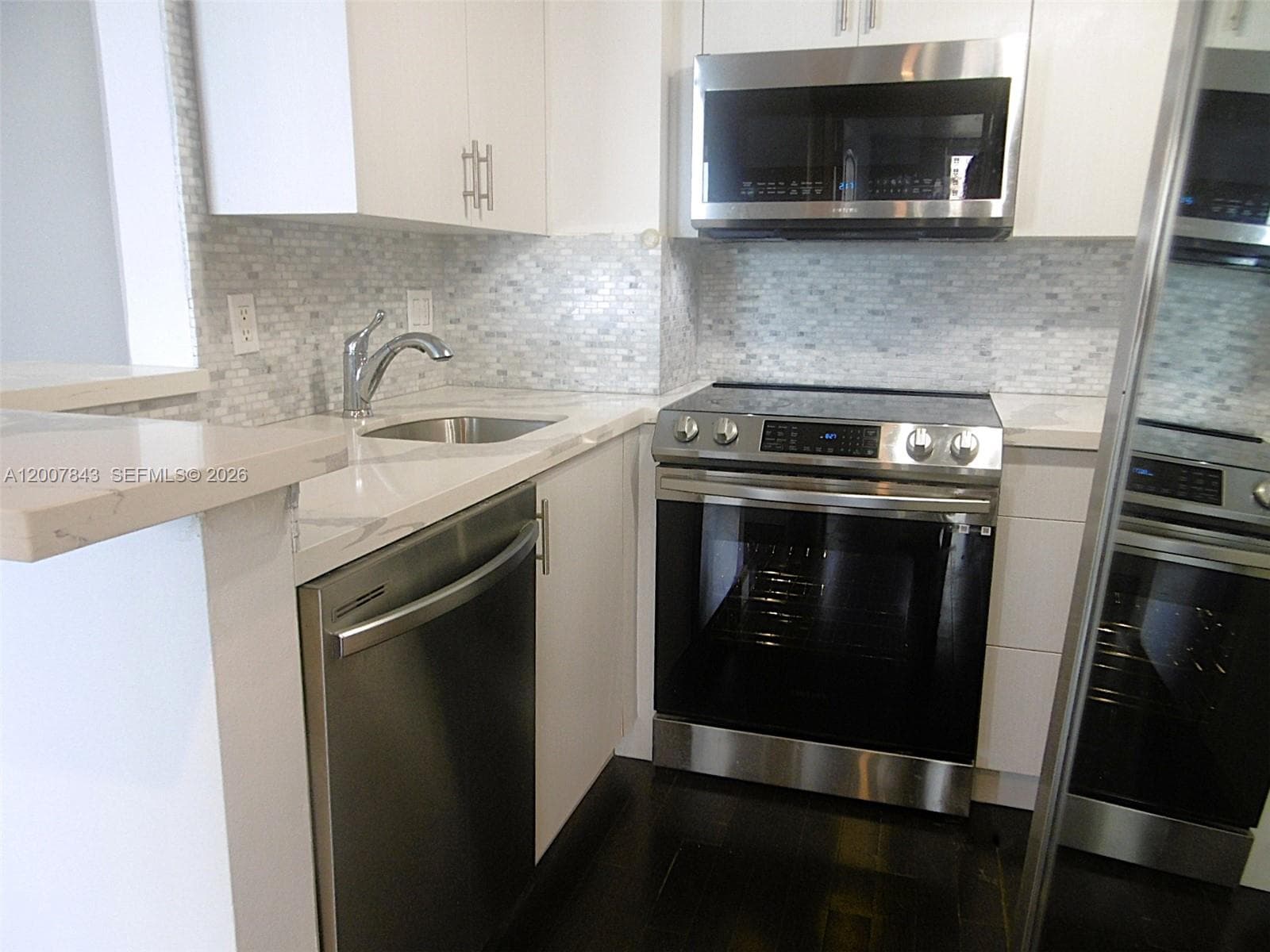 770 Claughton Island Dr 2011 photo 21