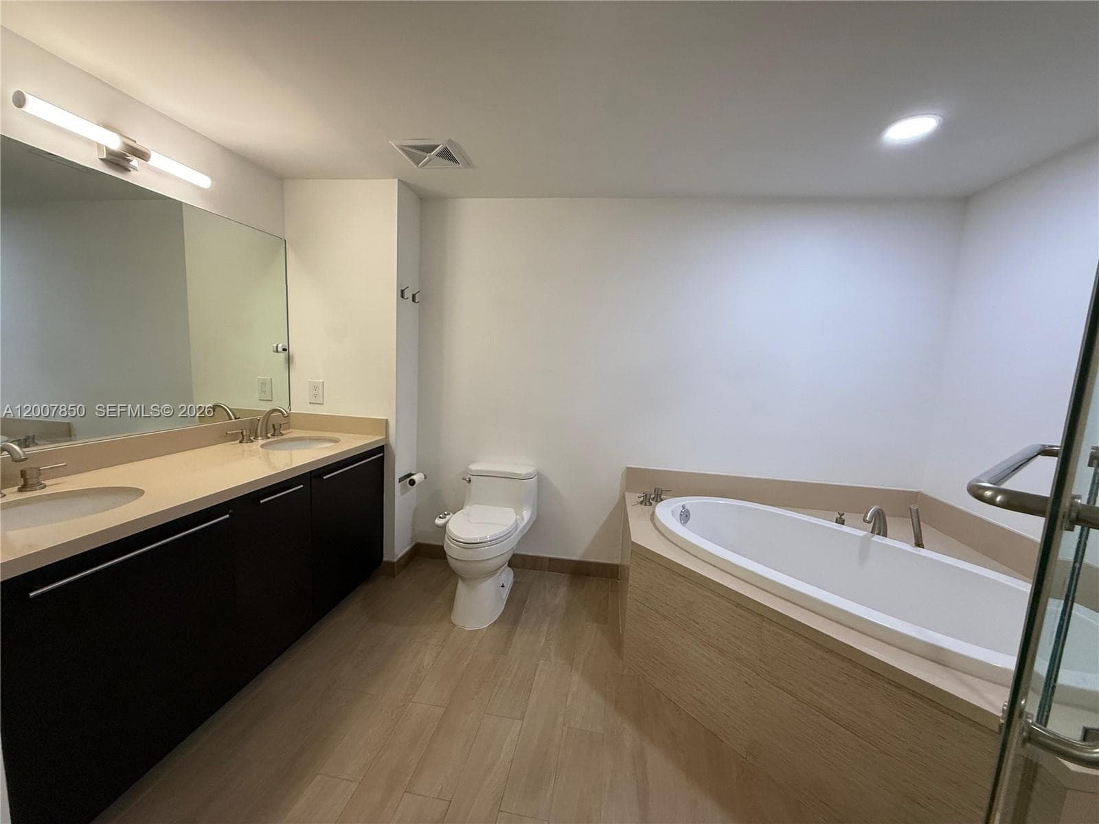 7930 East Dr 1607 photo 23