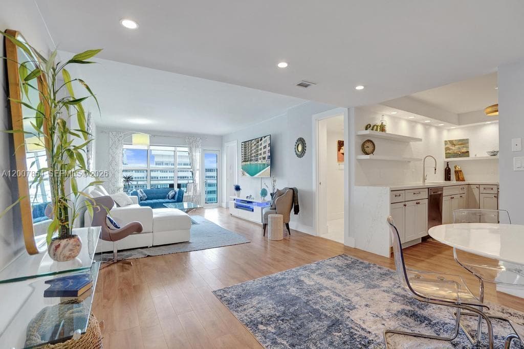 3900 Galt Ocean Dr 1615 photo 1