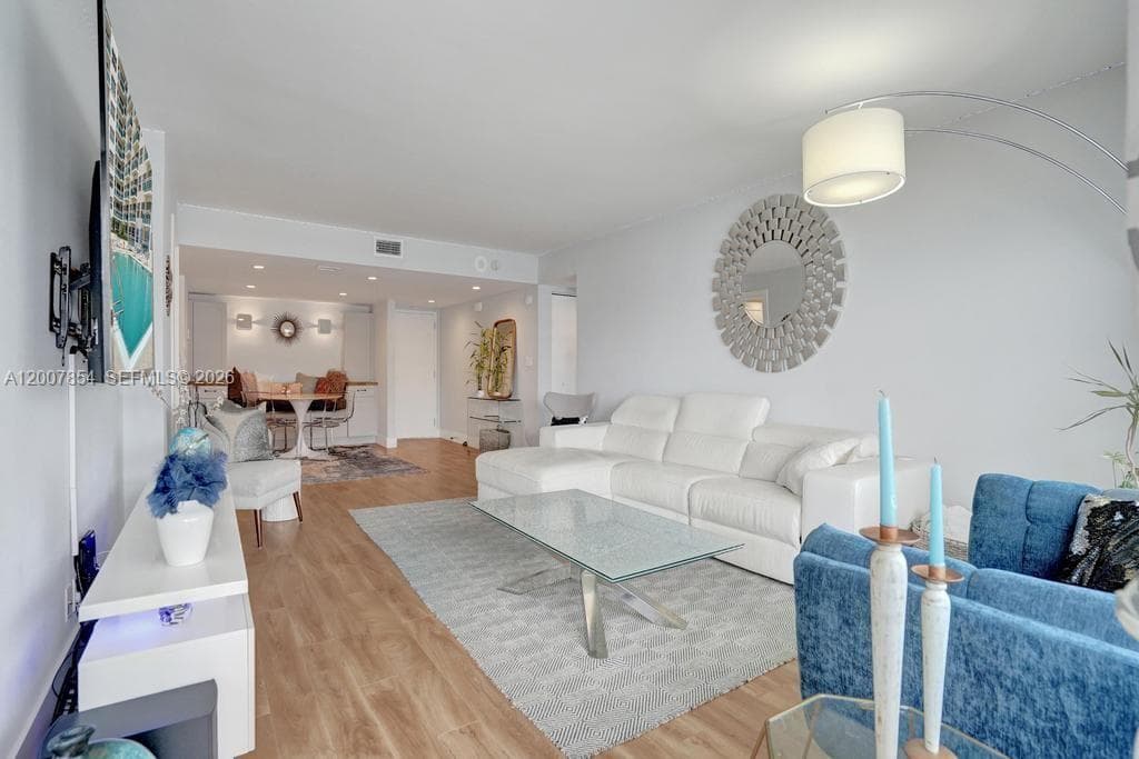 3900 Galt Ocean Dr 1615 photo 4