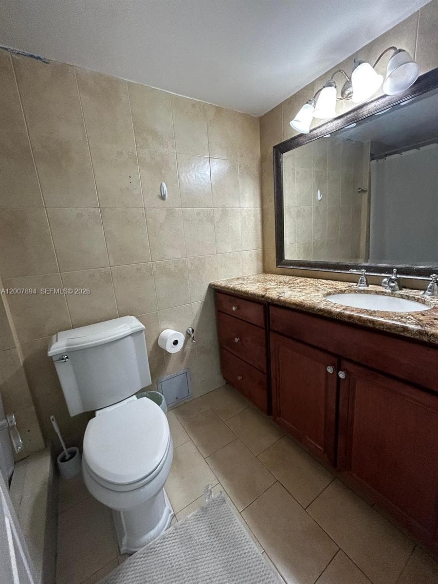 2655 Collins Ave 410 photo 12