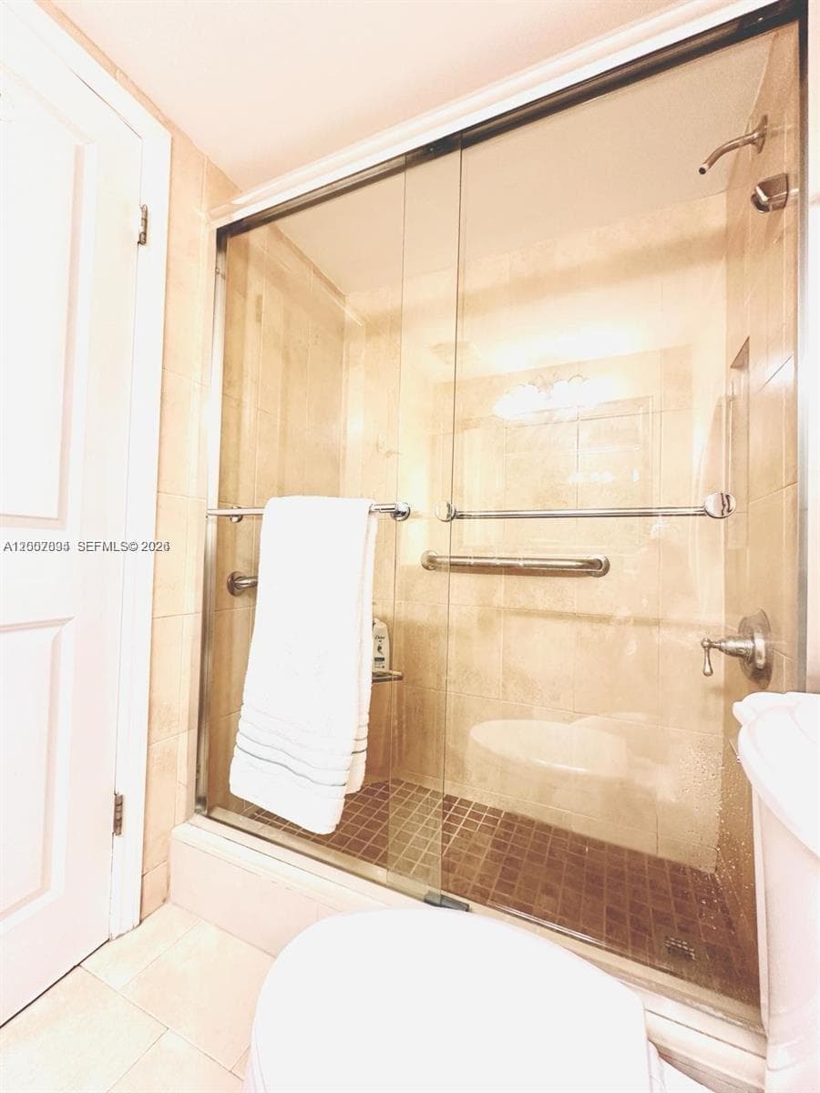 2655 Collins Ave 410 photo 11