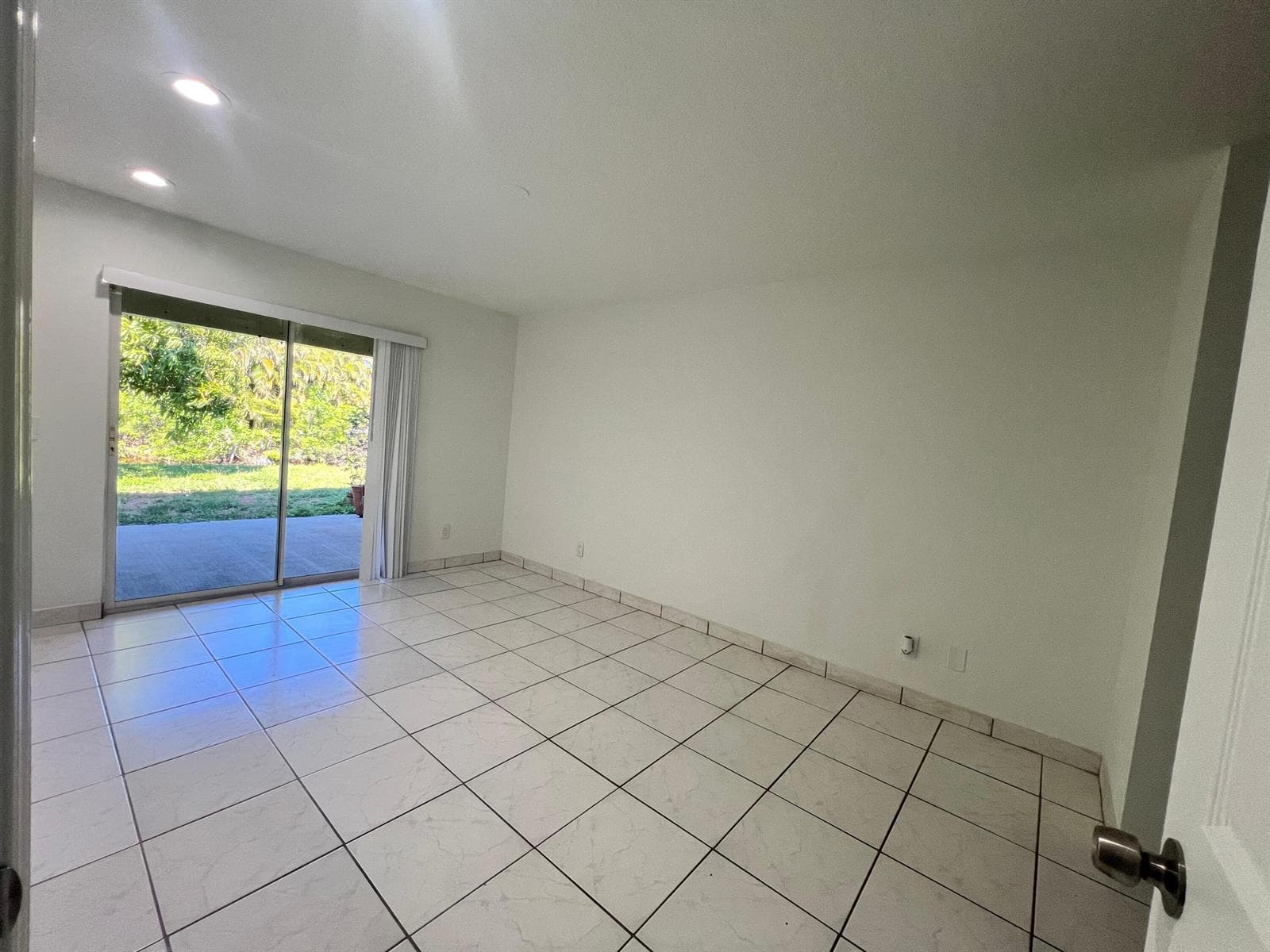 1096 Staghorn Street photo 17