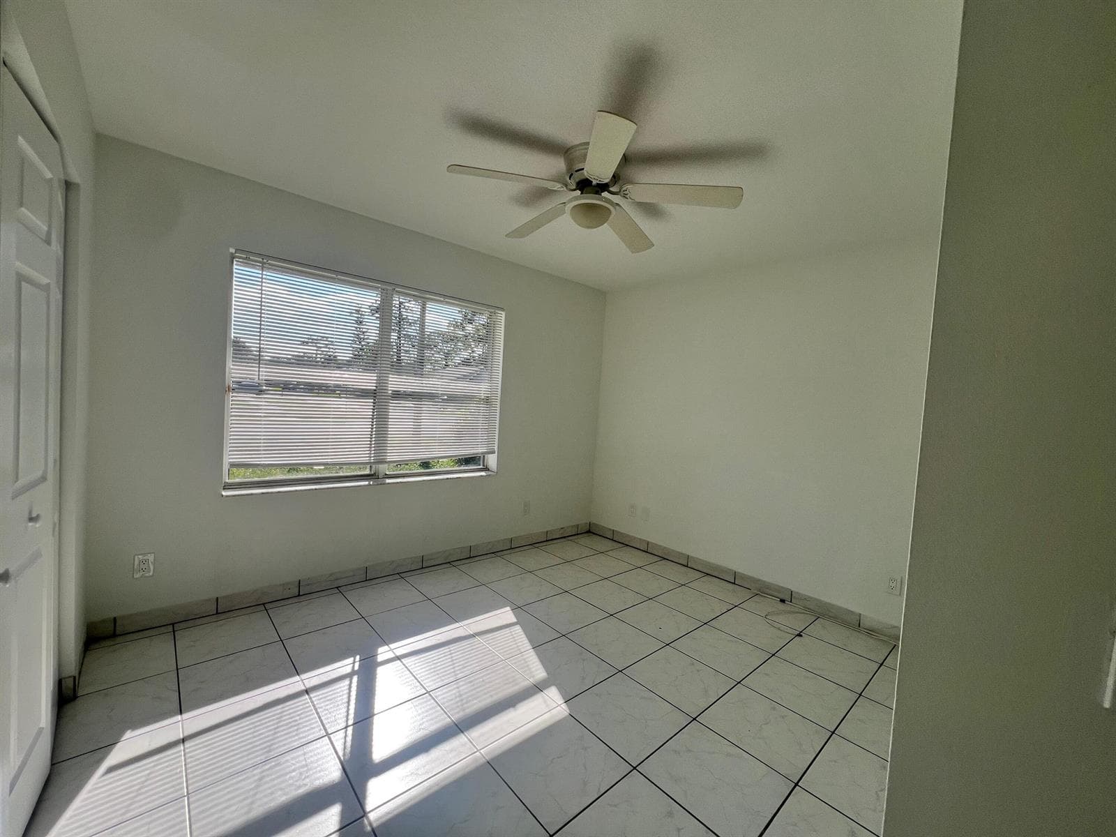 1096 Staghorn Street photo 11