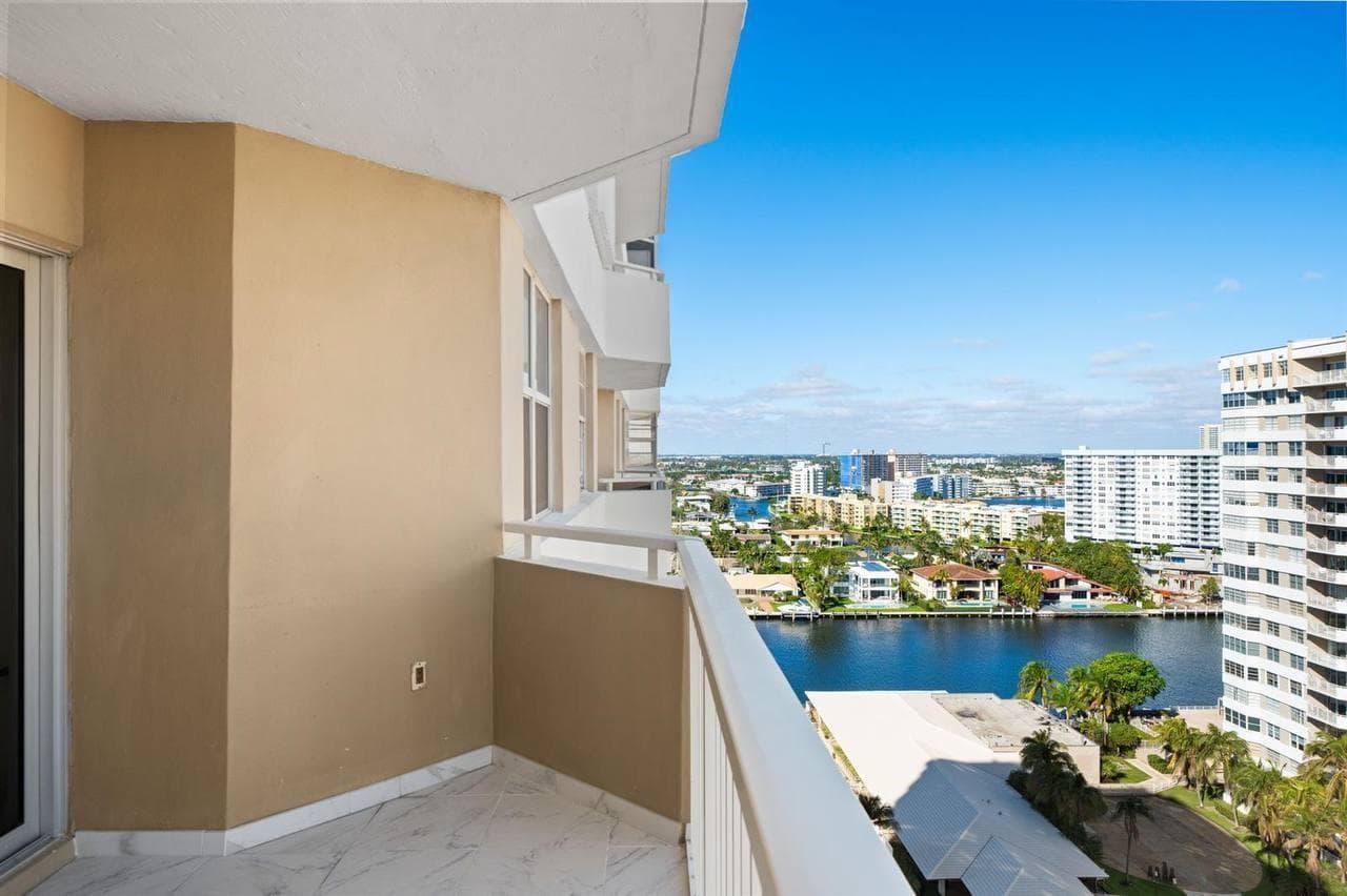 1985 S Ocean Drive 16b photo 2
