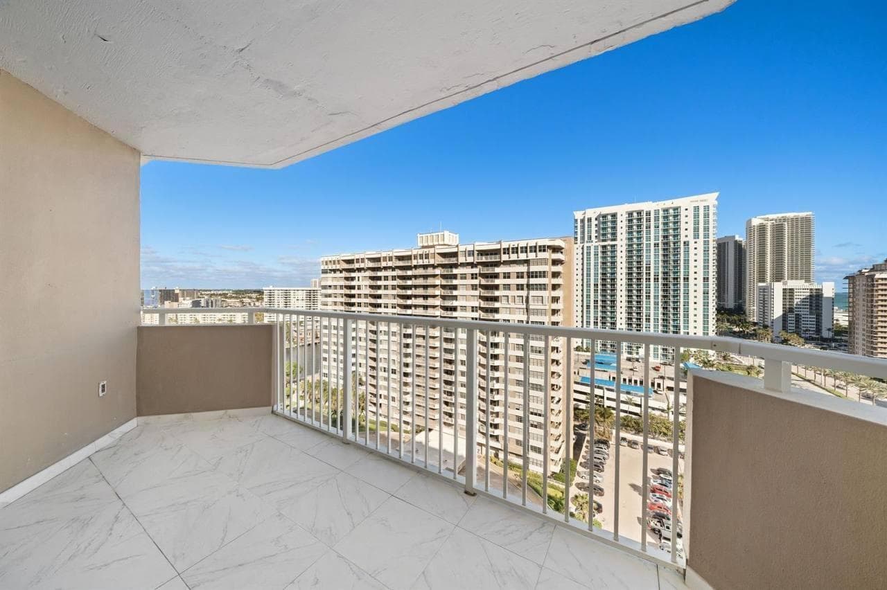 1985 S Ocean Drive 16b photo 4