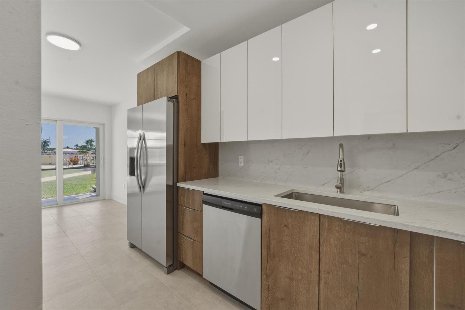 700 Pine Drive 105 photo 3