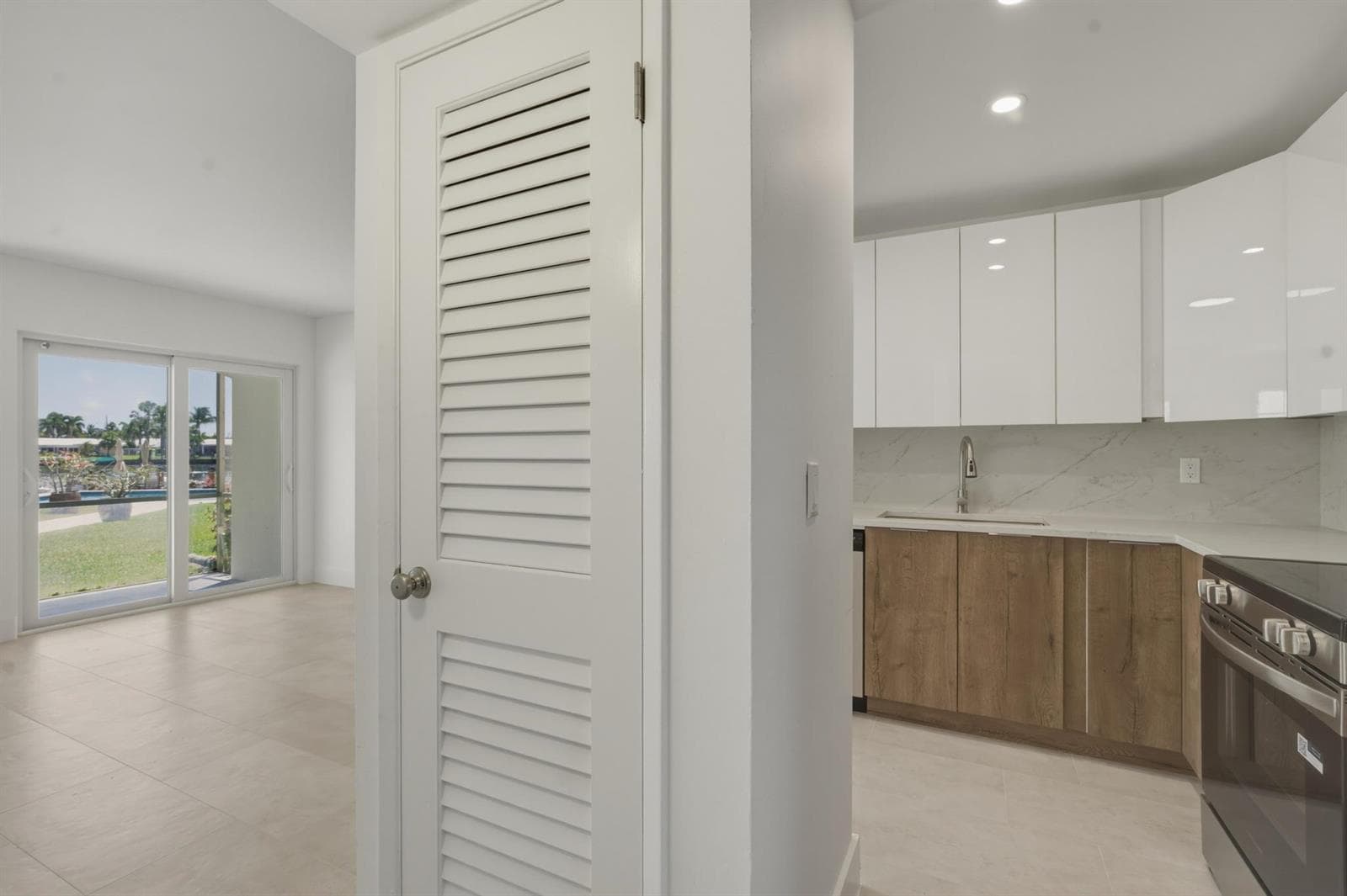700 Pine Drive 105 photo 9