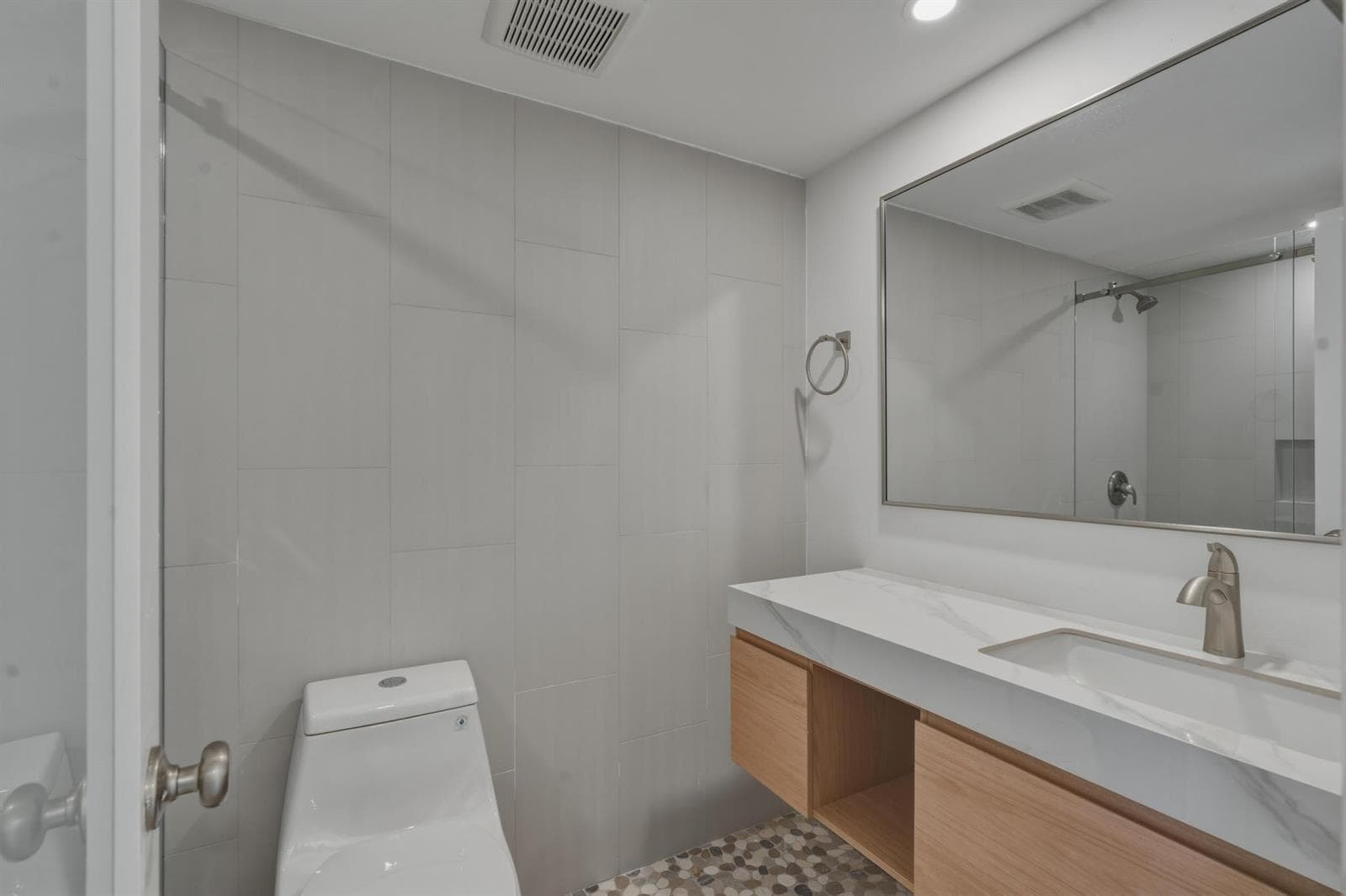 700 Pine Drive 105 photo 10