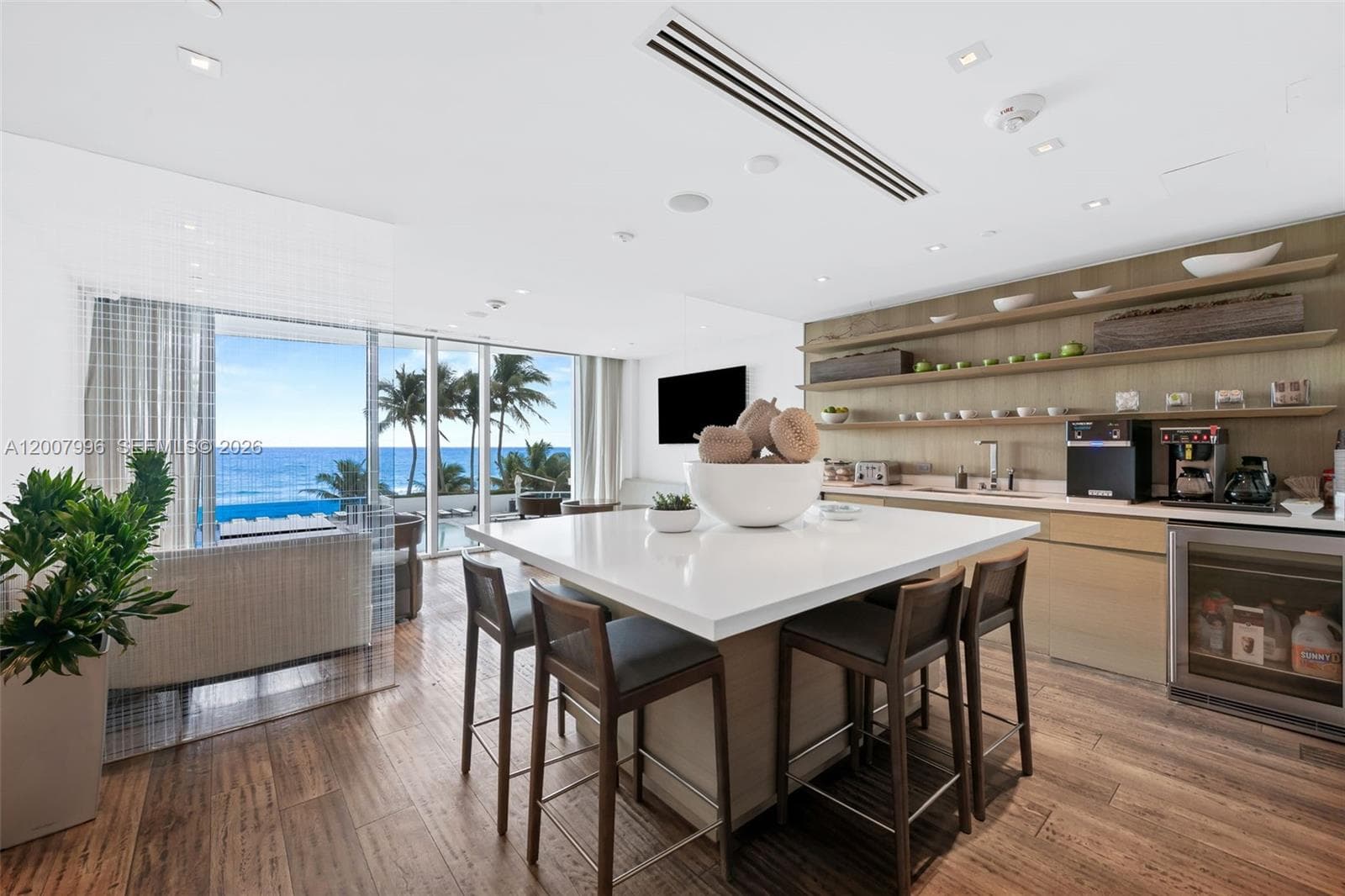 2711 Ocean Dr 606 photo 23