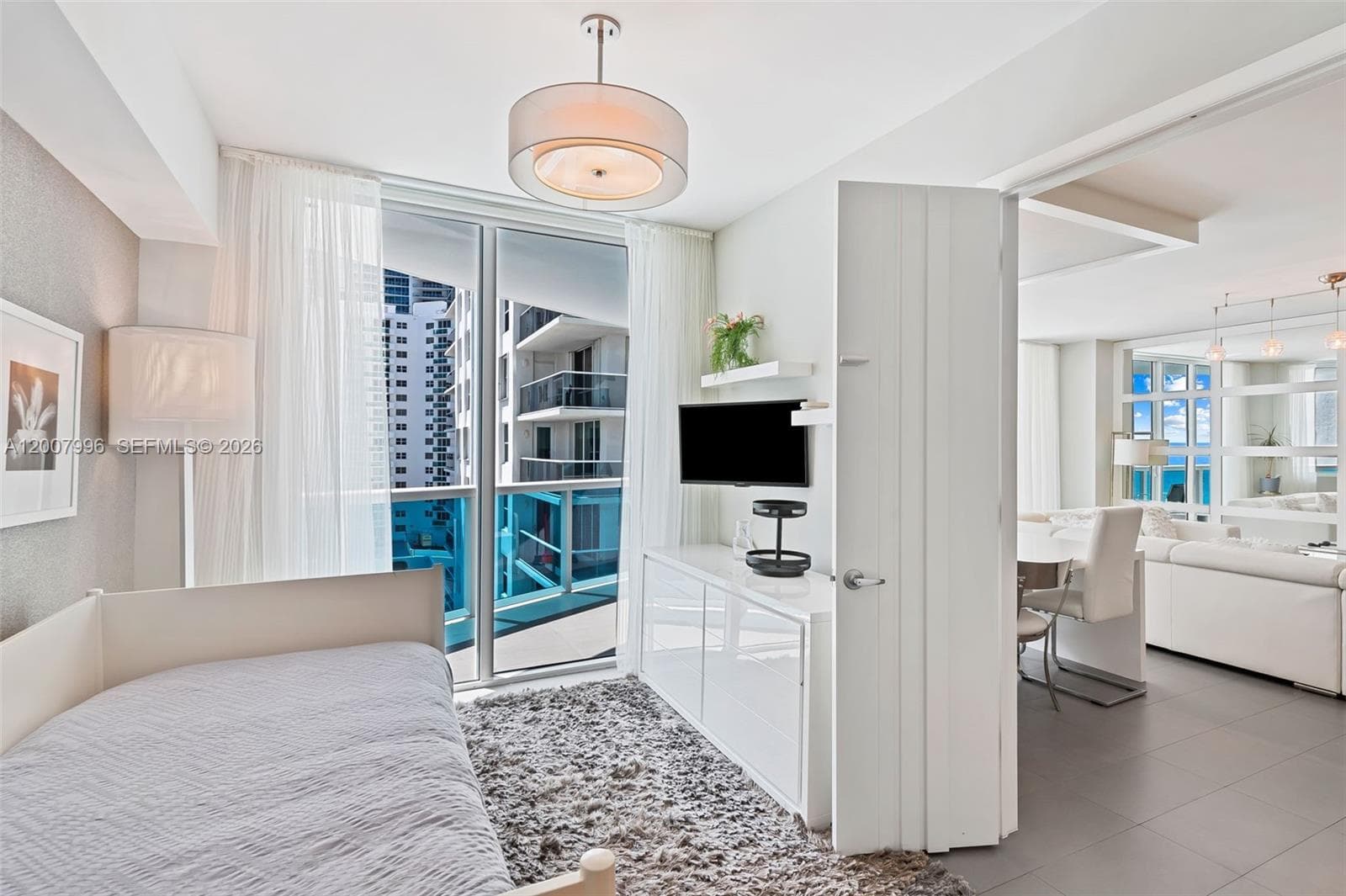 2711 Ocean Dr 606 photo 13