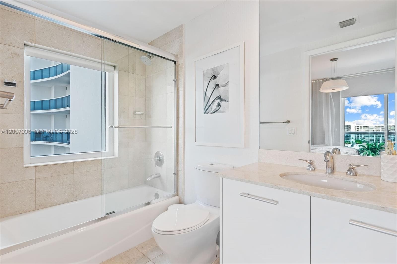 2711 Ocean Dr 606 photo 12