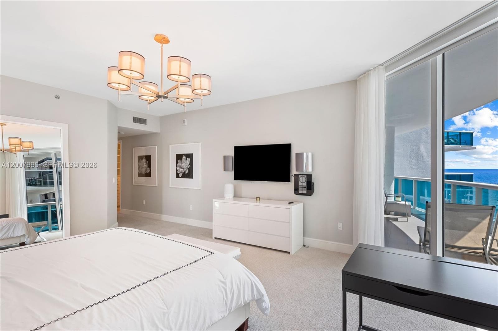 2711 Ocean Dr 606 photo 7