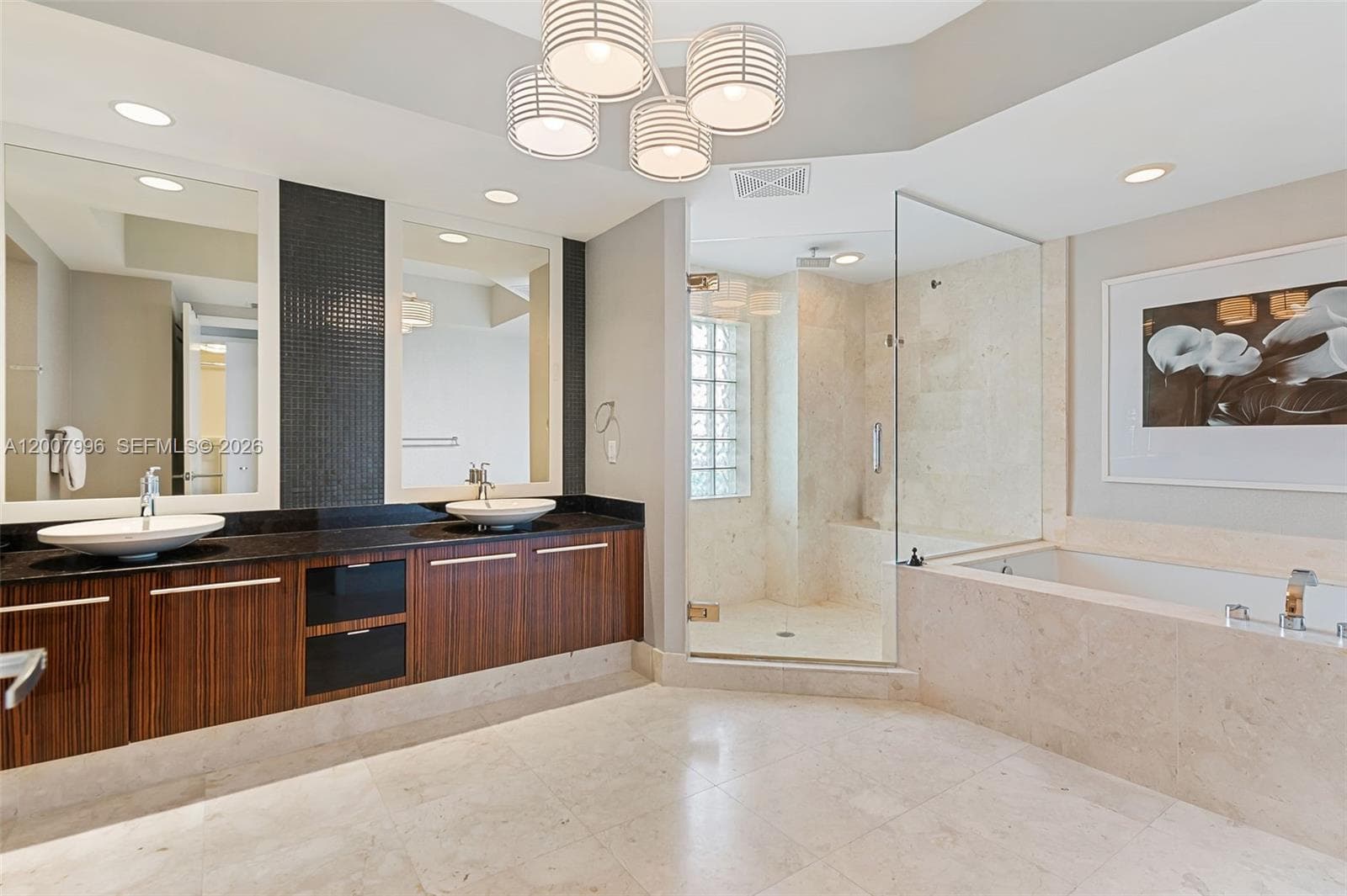 2711 Ocean Dr 606 photo 9