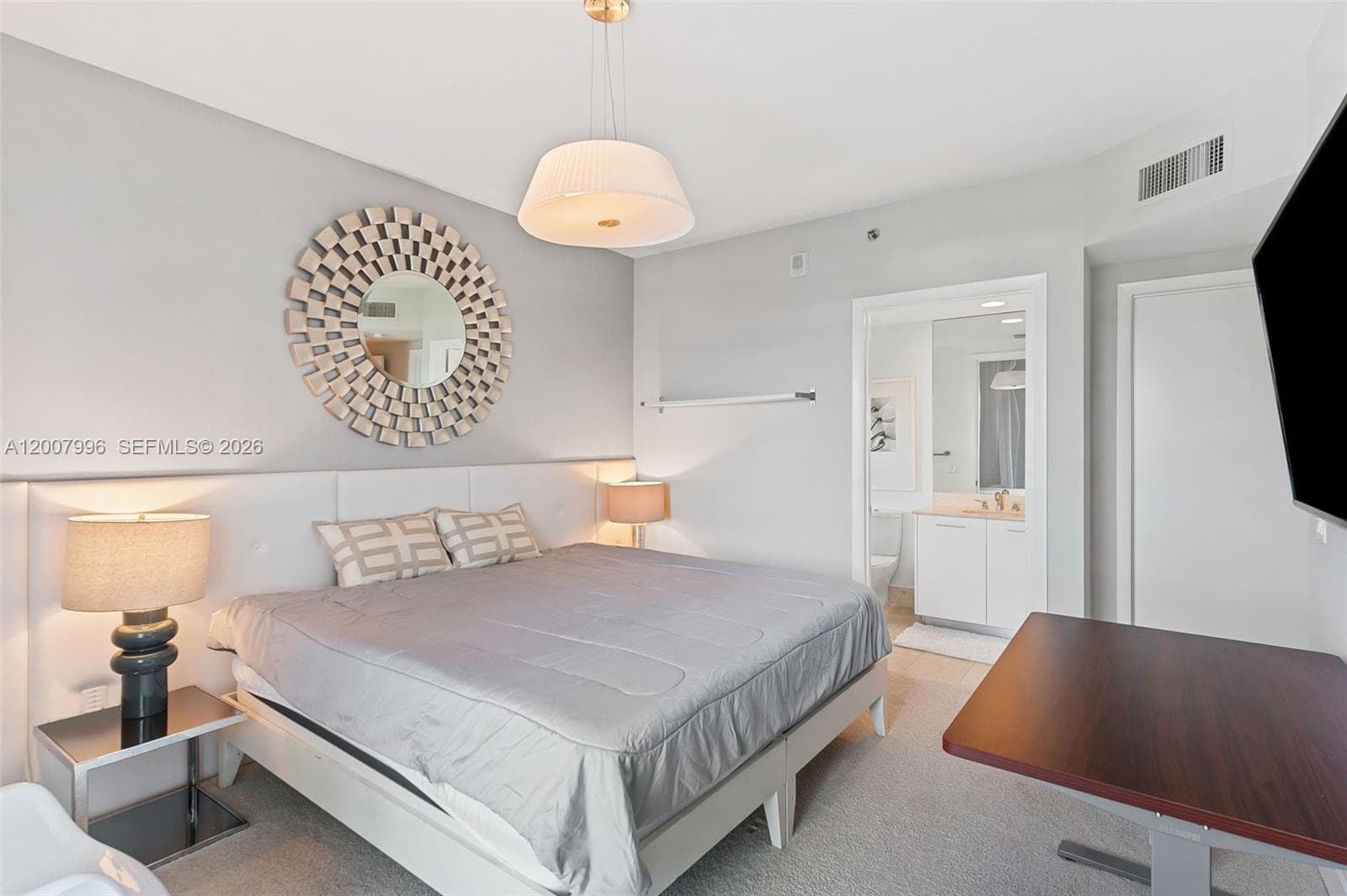 2711 Ocean Dr 606 photo 10