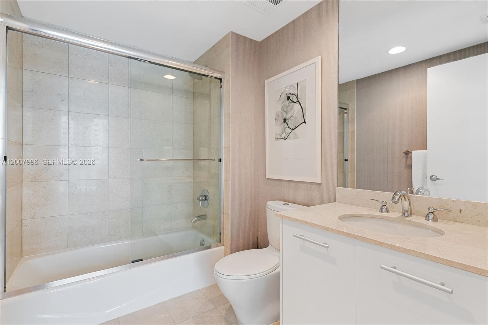 2711 Ocean Dr 606 photo 14