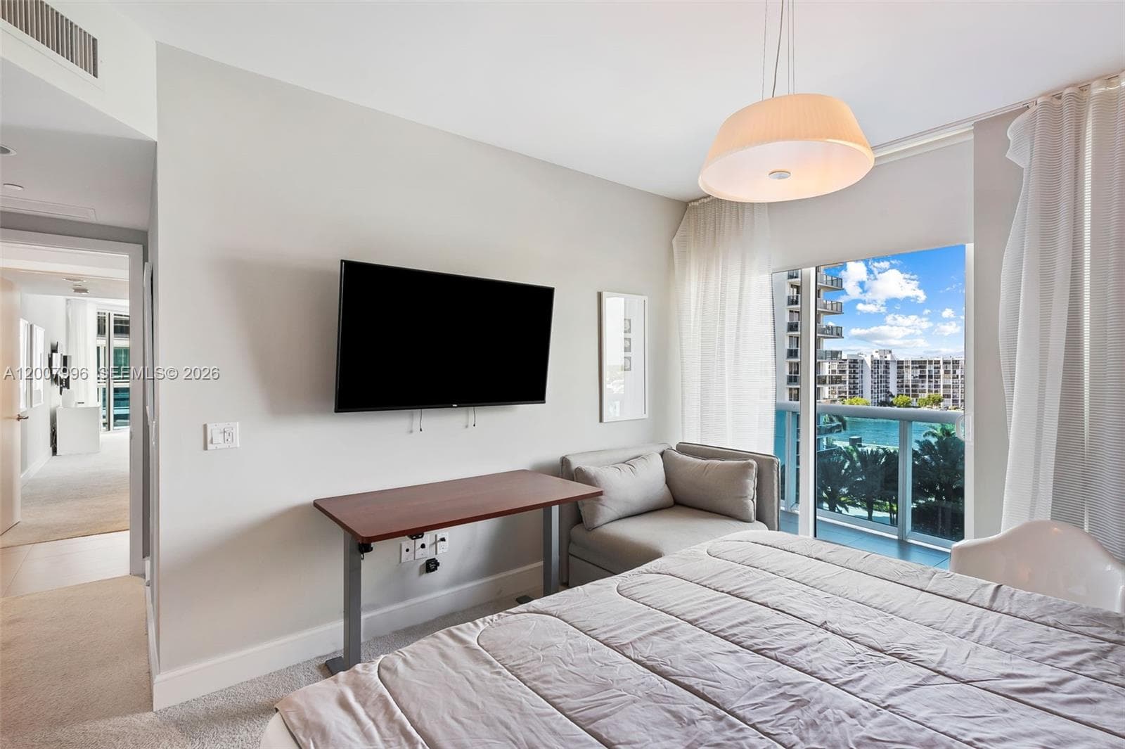 2711 Ocean Dr 606 photo 11