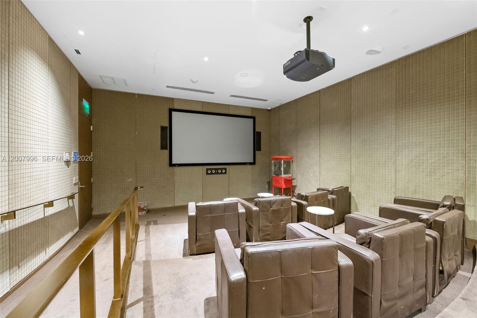 2711 Ocean Dr 606 photo 19