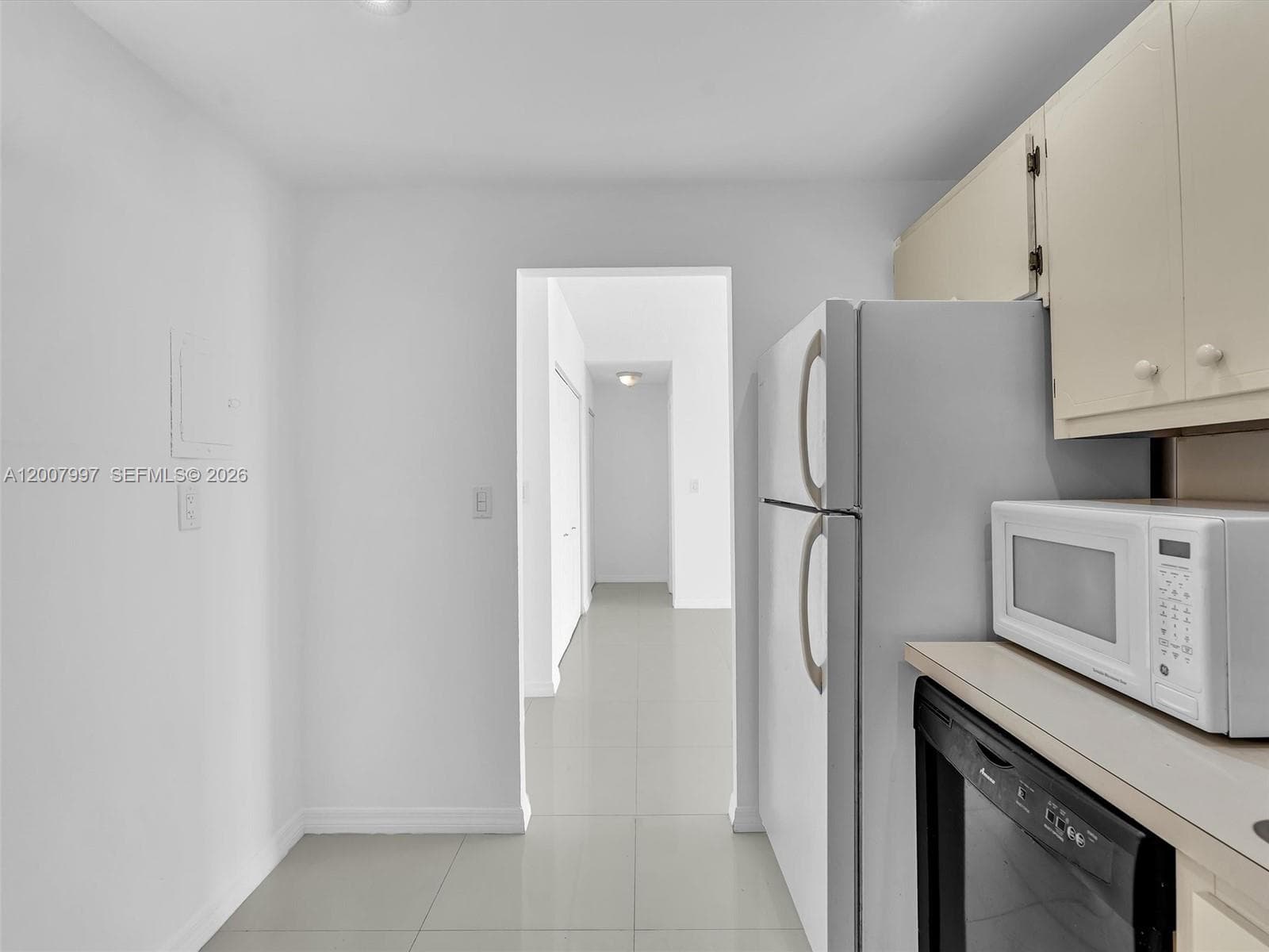 300 Bayview Dr 902 photo 16