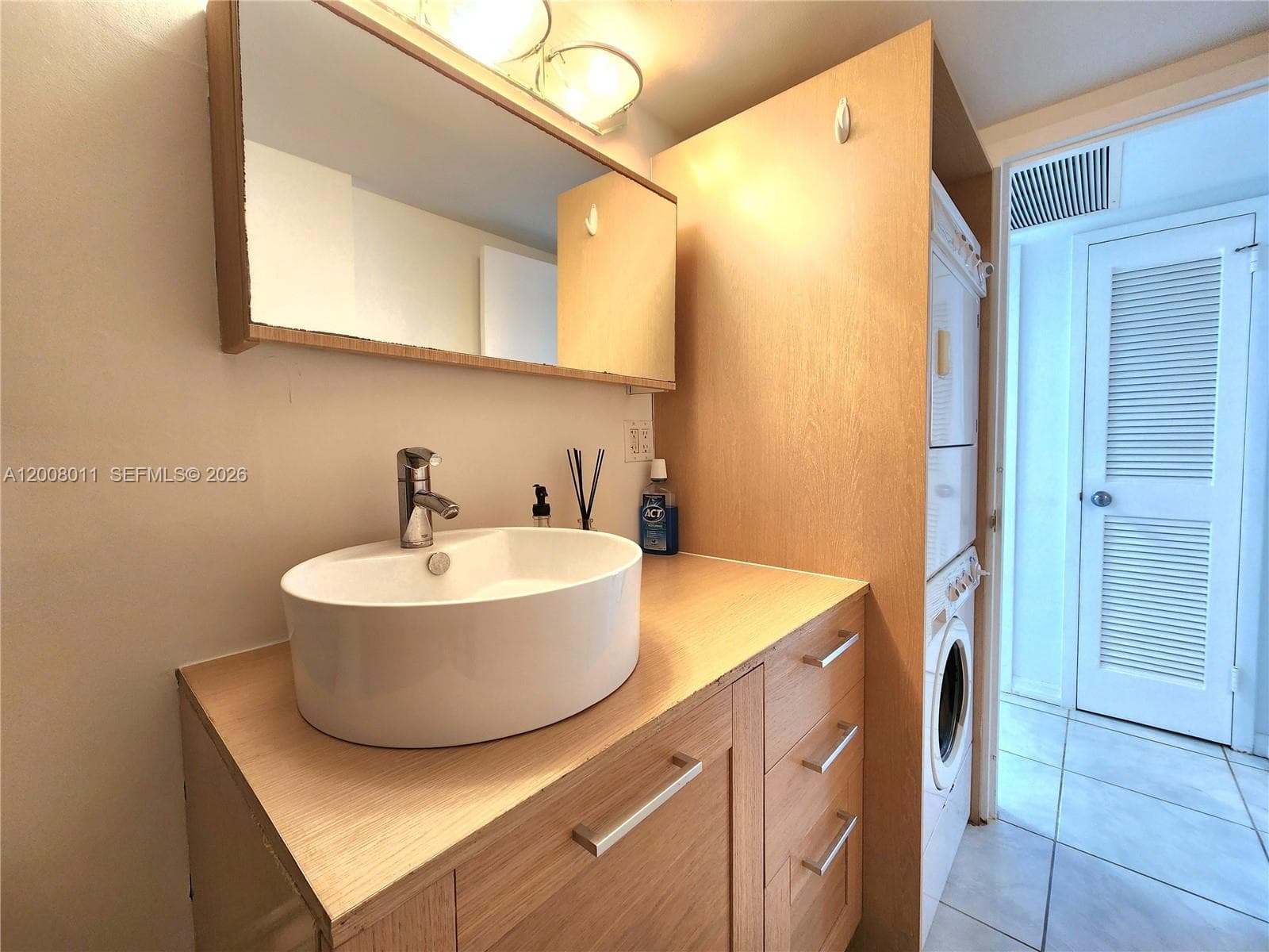 2030 Ocean Dr 2026 photo 23