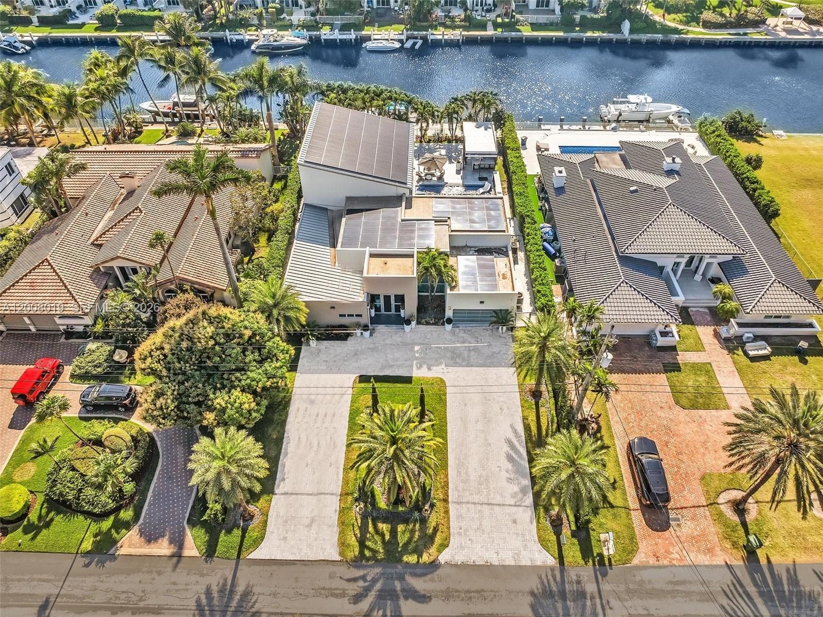 307 Holiday Dr photo 13