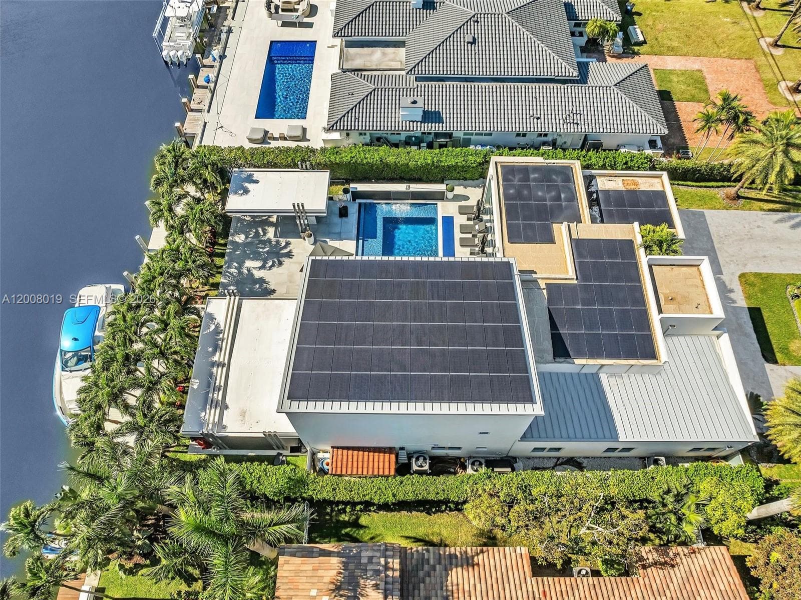 307 Holiday Dr photo 16