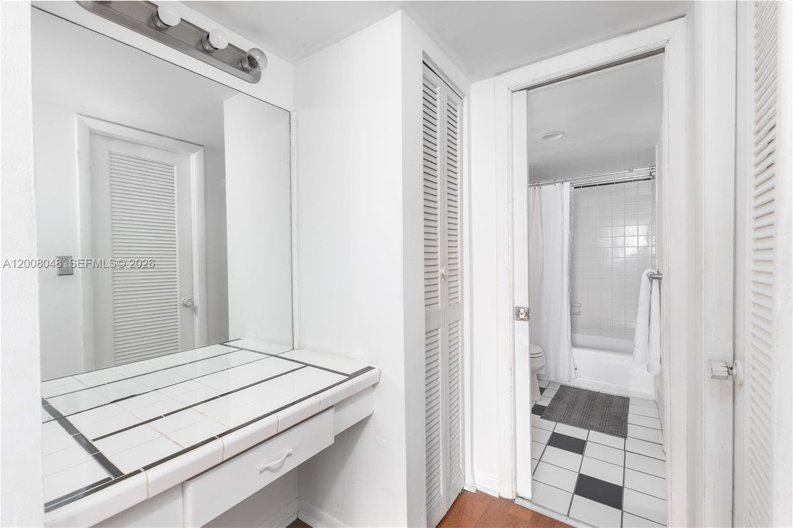 345 Ocean Dr 304 photo 17