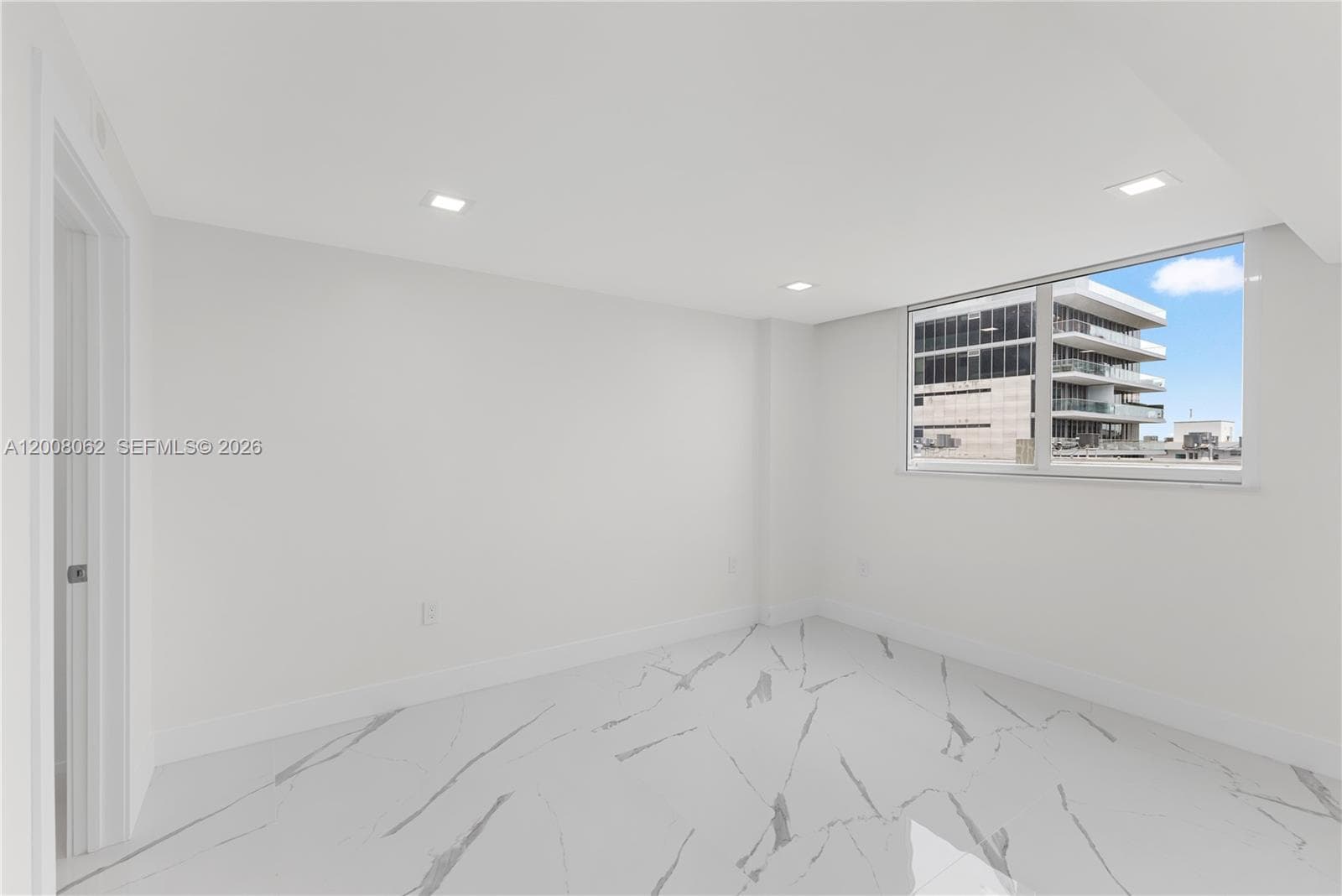 345 Ocean Dr 708 photo 6