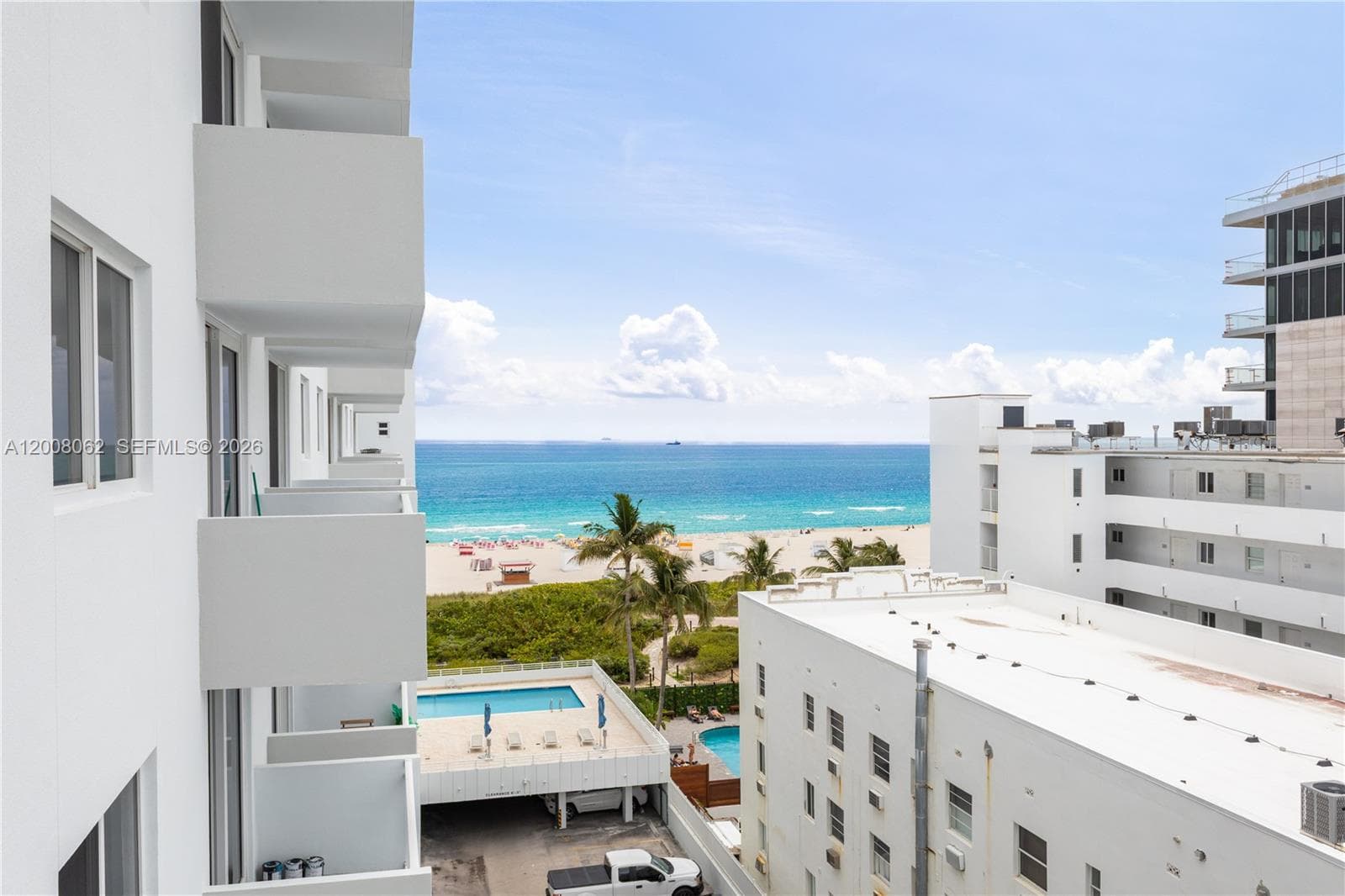 345 Ocean Dr 708 photo 1