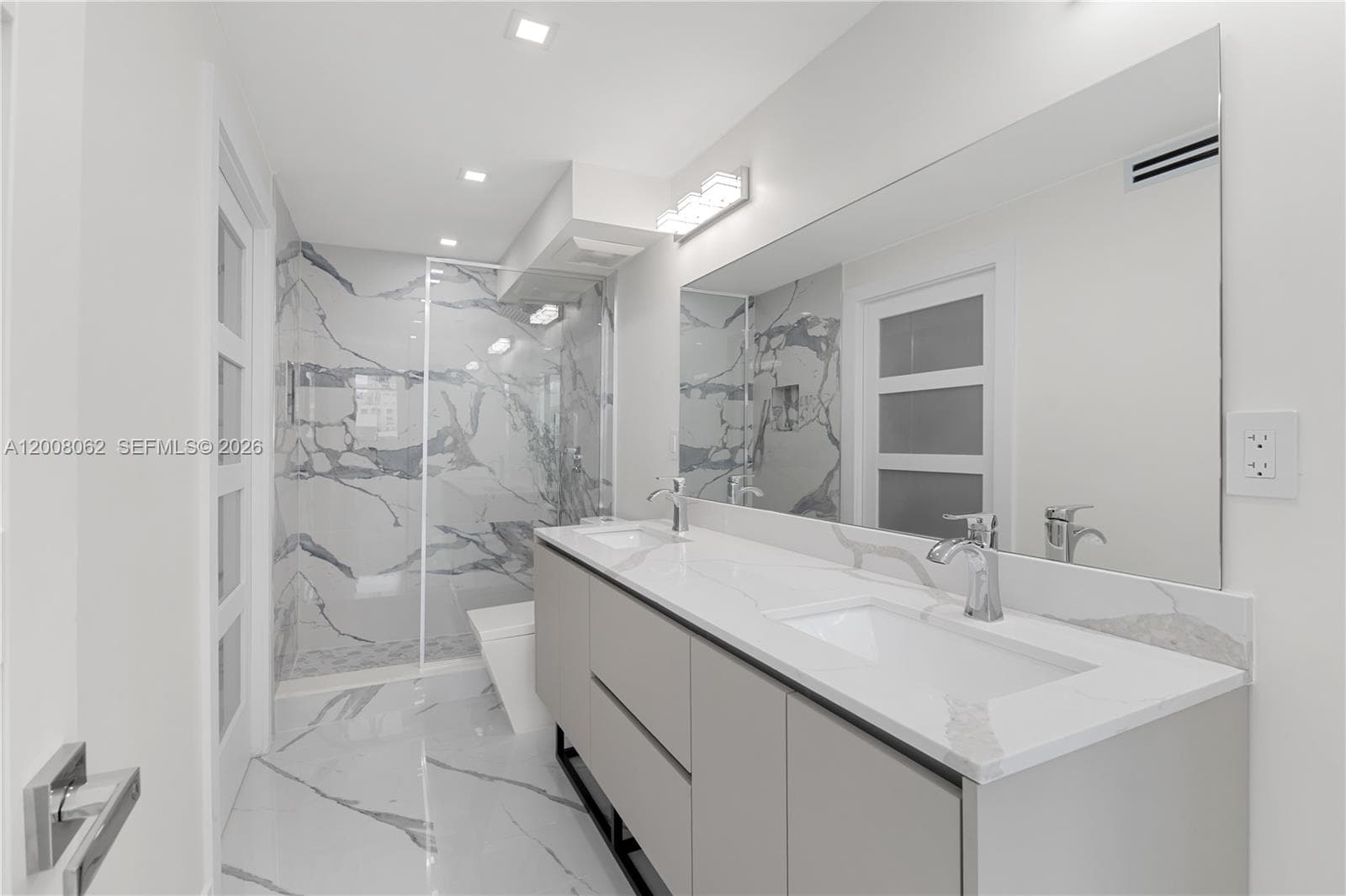 345 Ocean Dr 708 photo 10