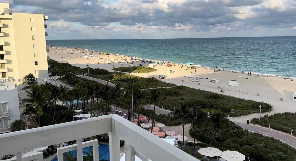 401 Ocean Dr 919 photo 5