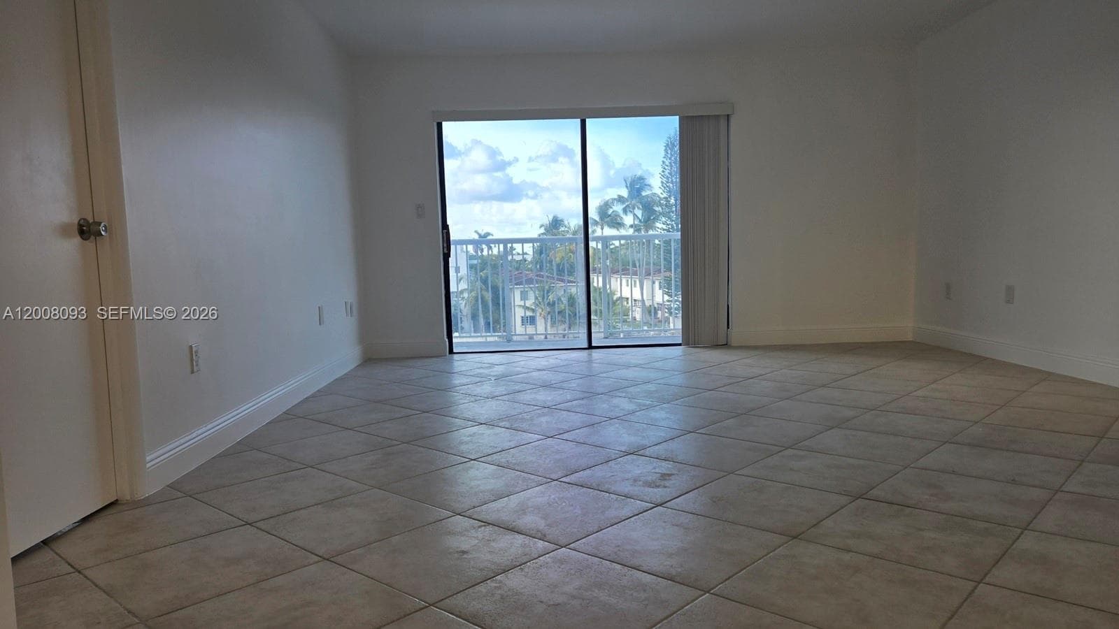 110 Shore Dr 4E photo 3