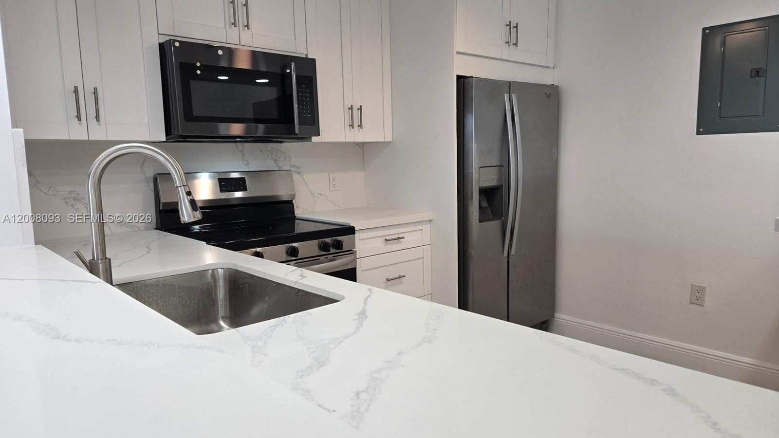 110 Shore Dr 4E photo 5