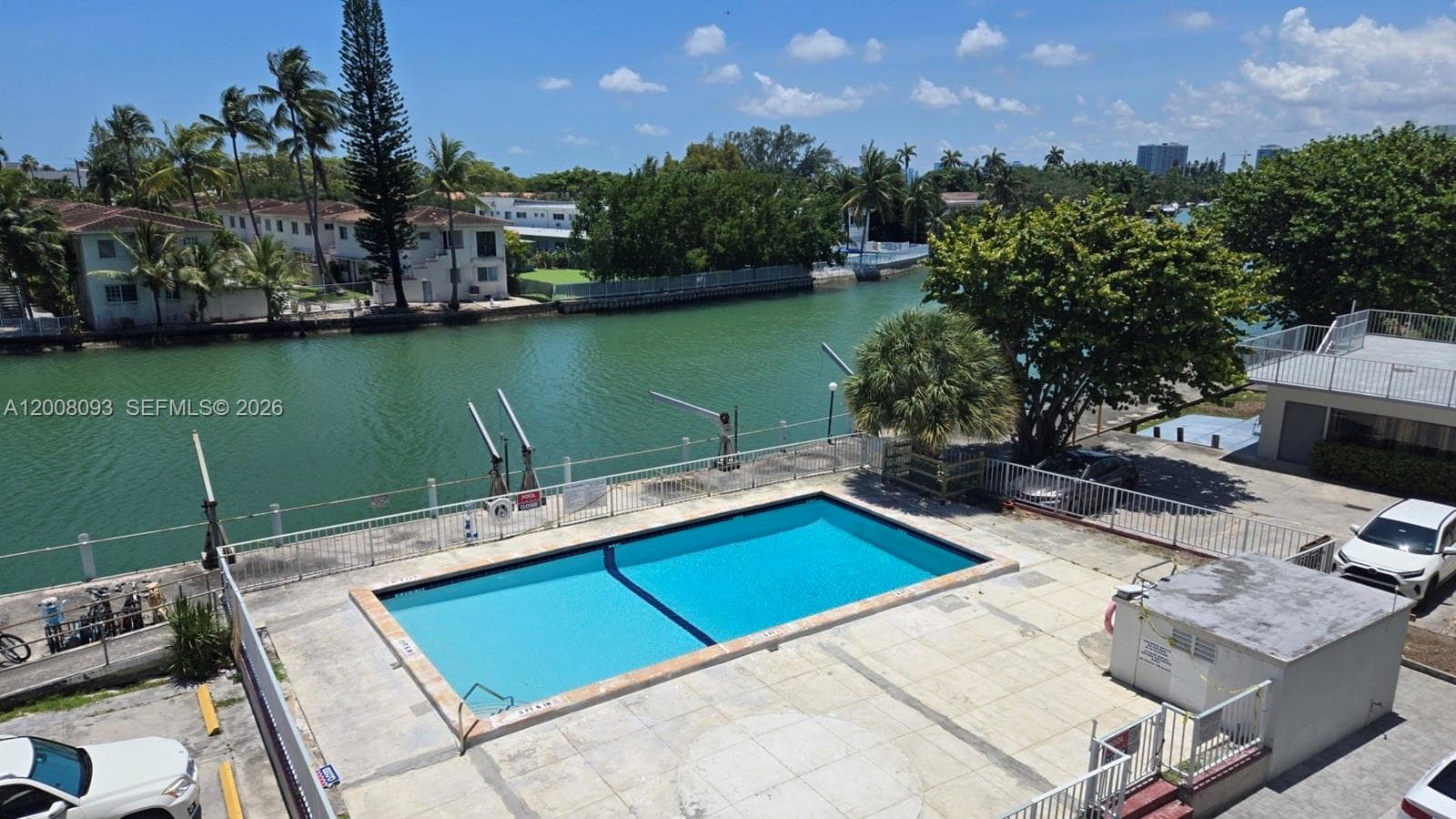 110 Shore Dr 4E photo 10