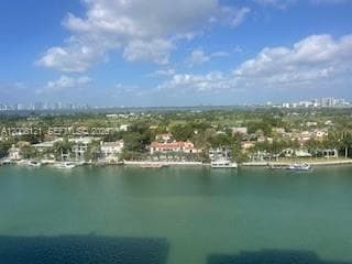 5750 Collins Ave 14B photo 2