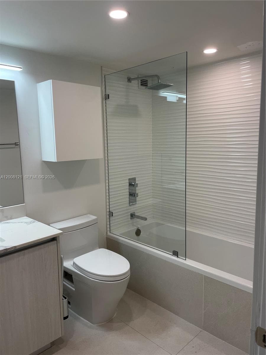 5750 Collins Ave 14B photo 11