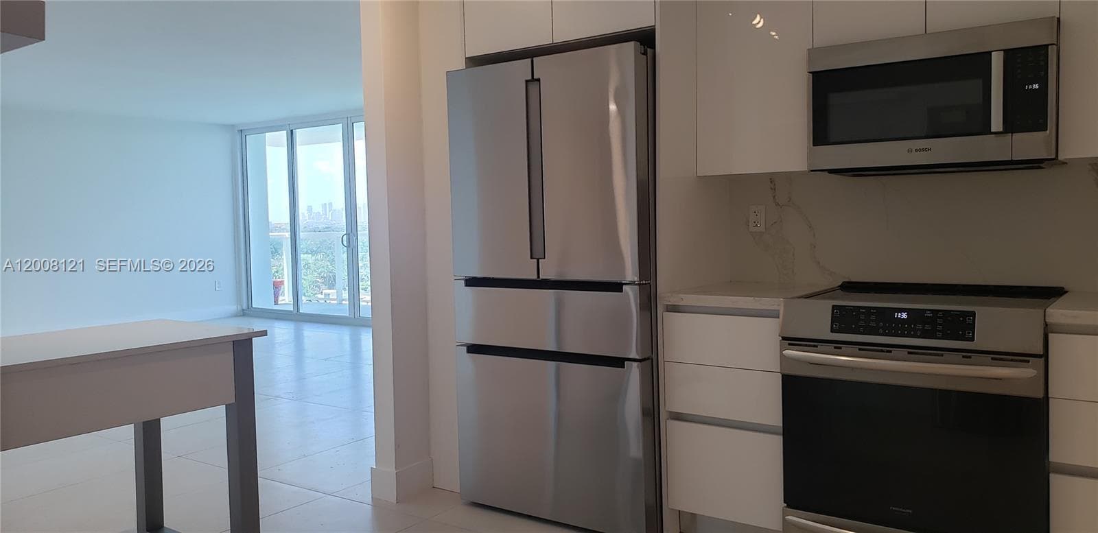 5750 Collins Ave 14B photo 4