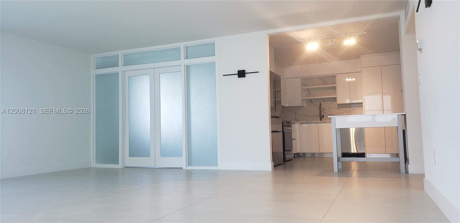 5750 Collins Ave 14B photo 8