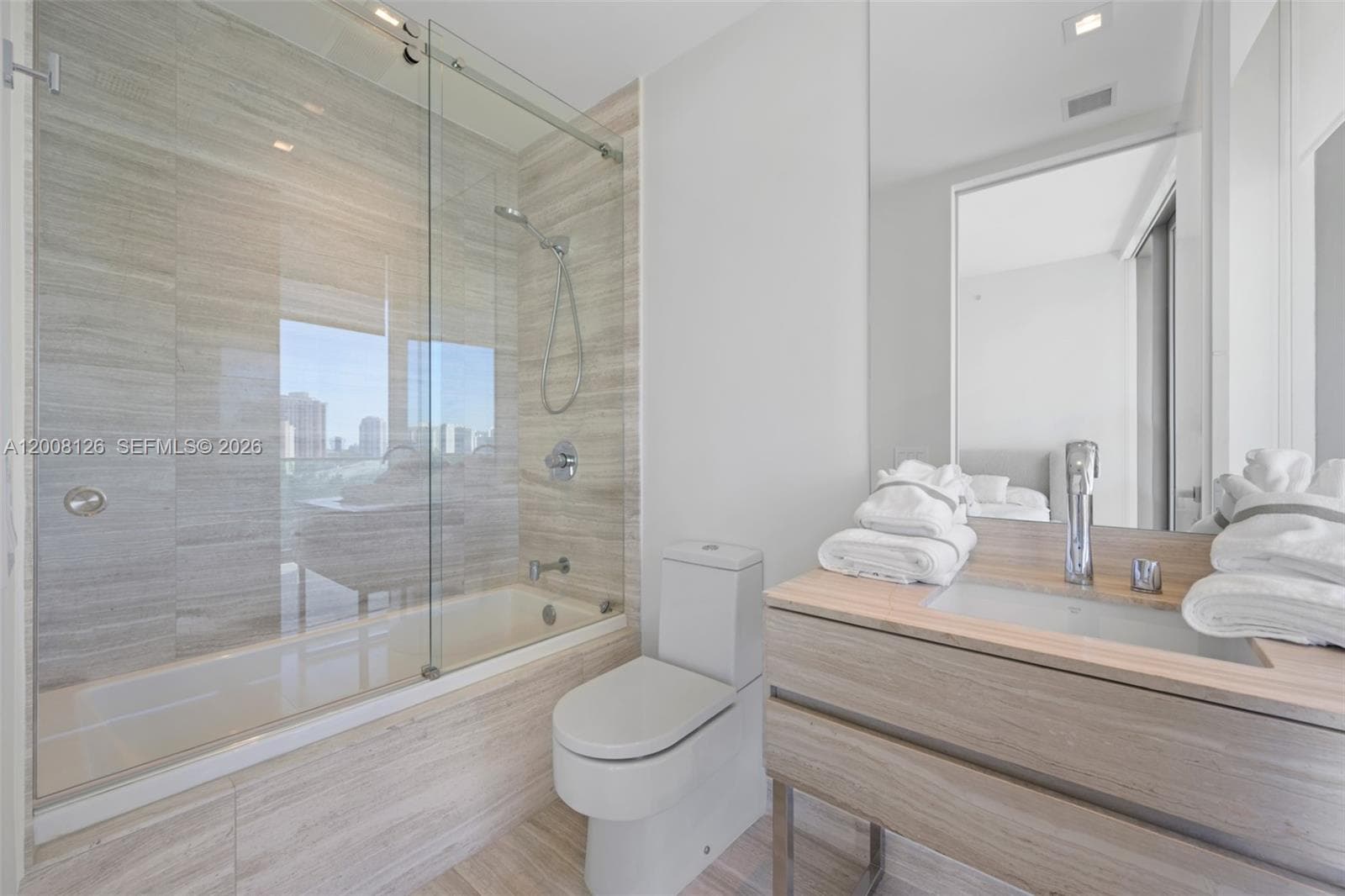 18975 Collins Ave 700 photo 17